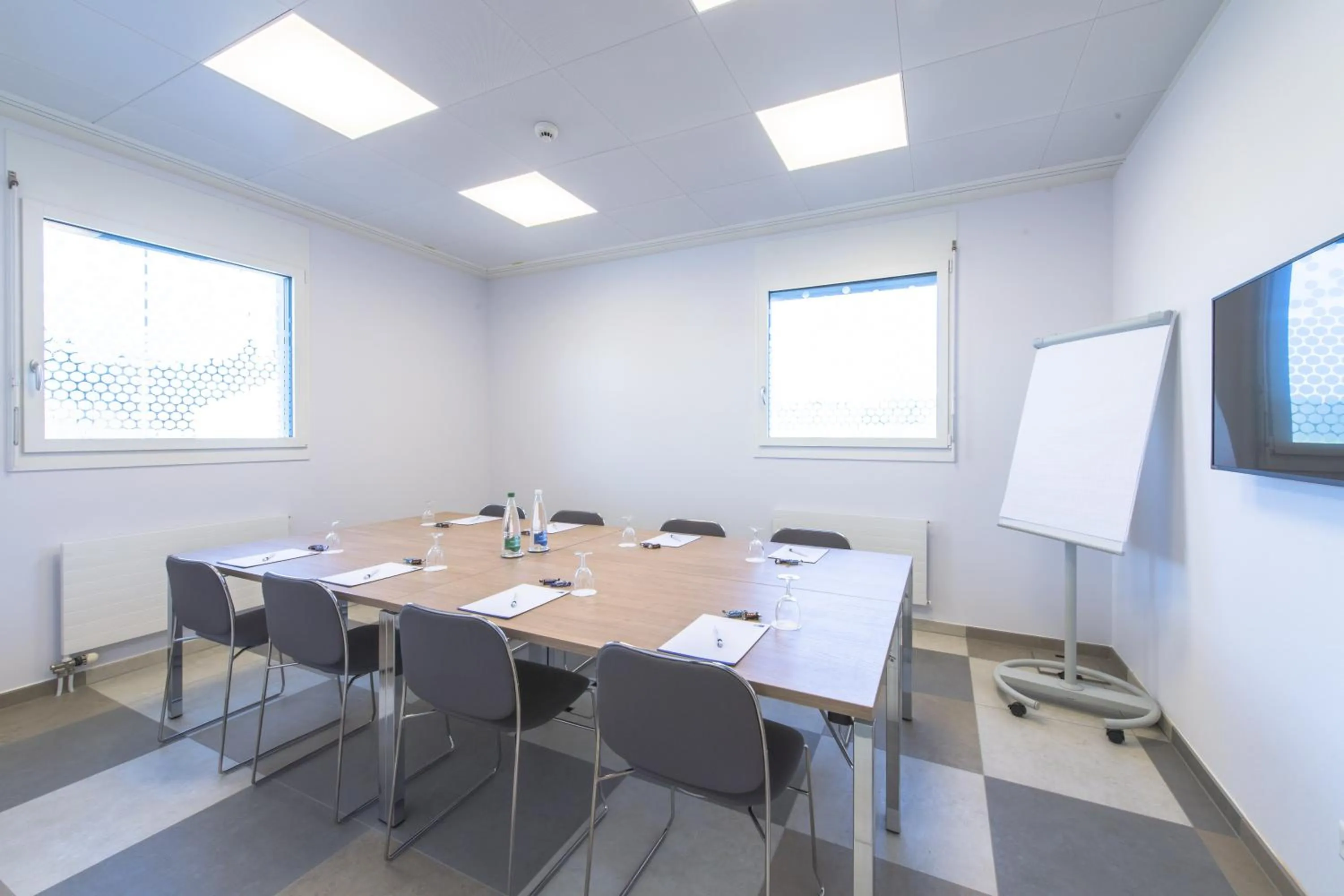 Meeting/conference room in Holiday Inn Express Luzern-Neuenkirch by IHG