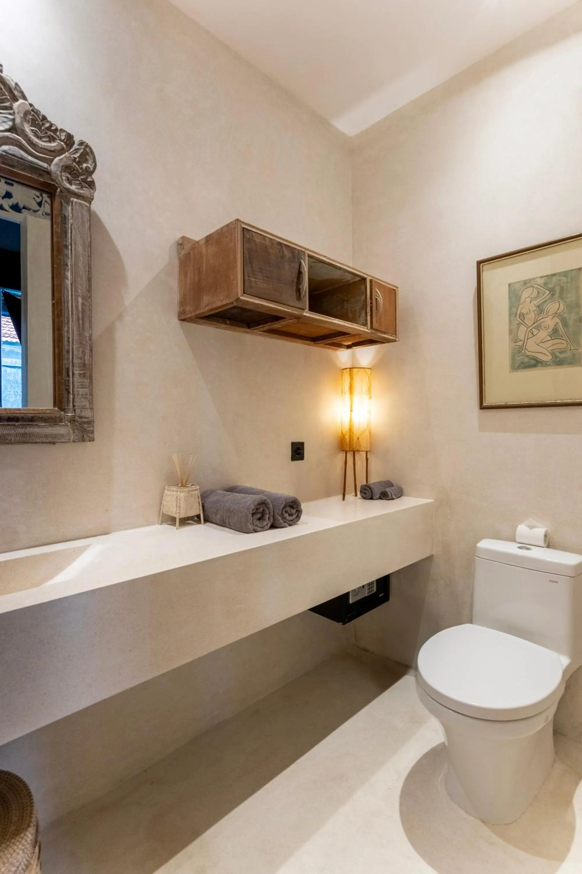 Toilet in Jatayu Villa by Betterplace