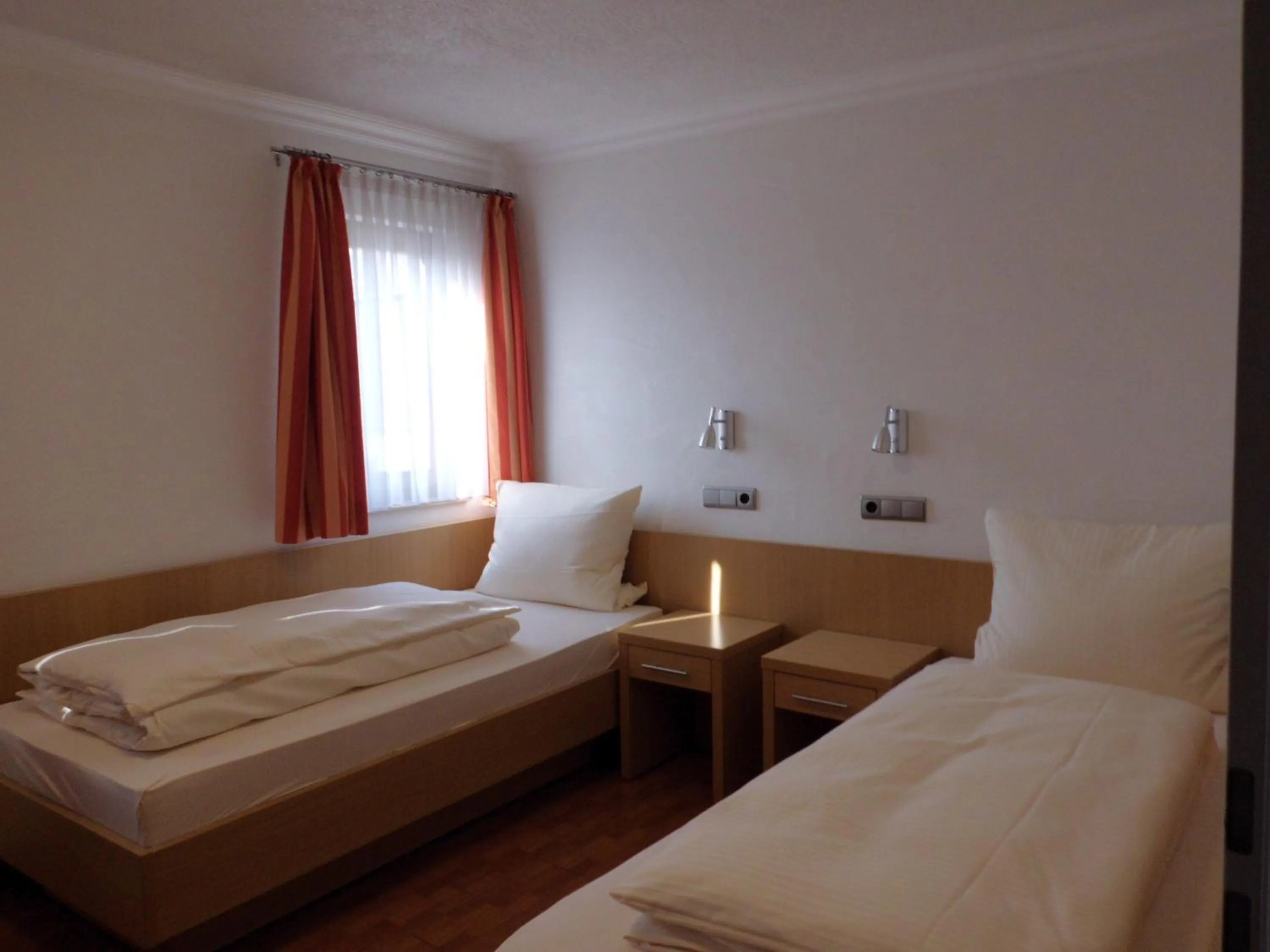 Photo of the whole room, Bed in Hotel Restaurant Zur Pfanne