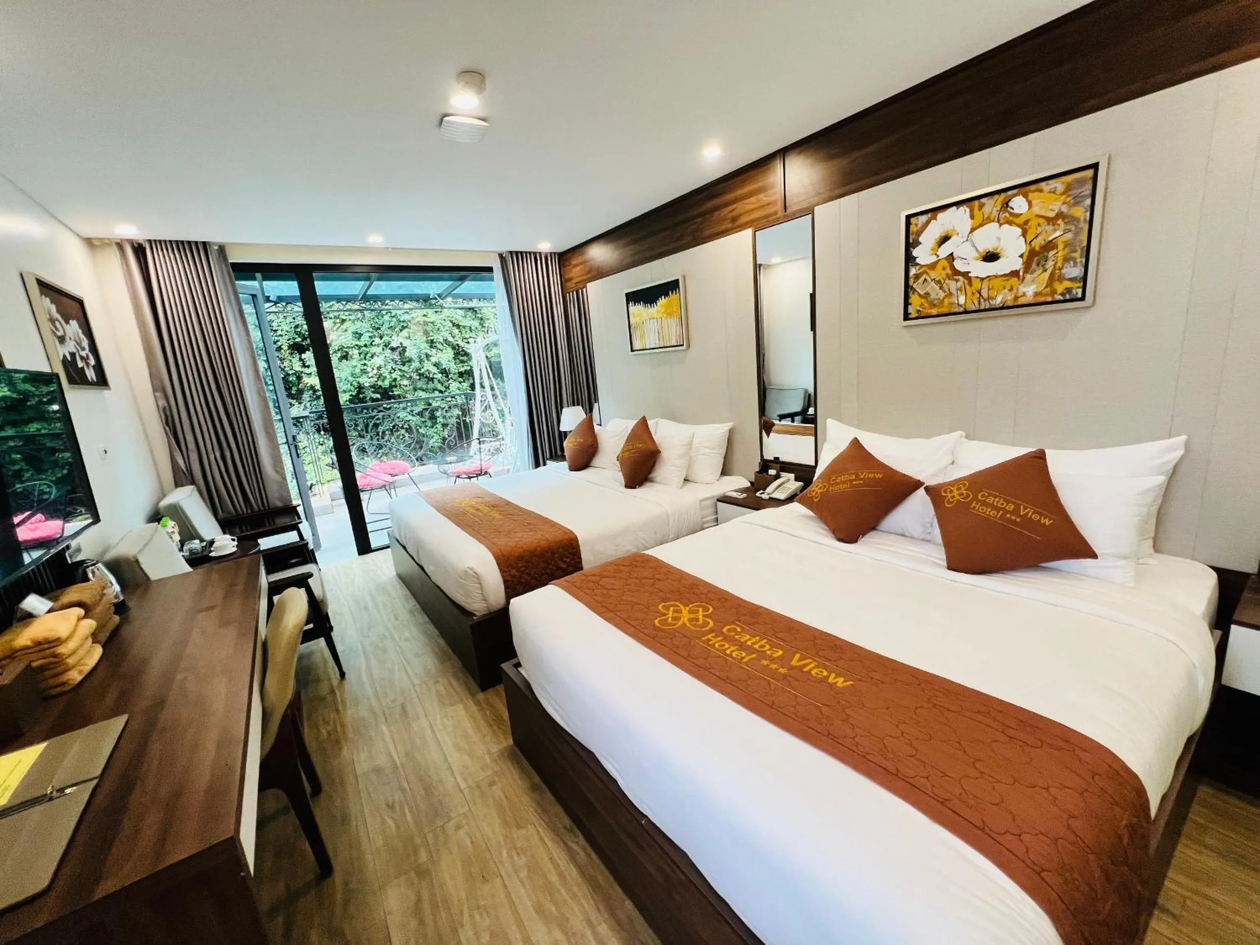 Photo of the whole room, Bed in Catba View Hotel