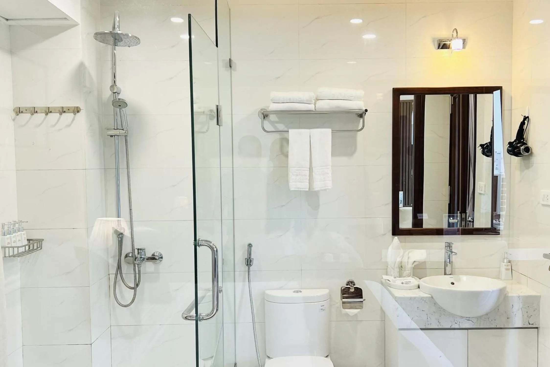 Bathroom in Catba View Hotel