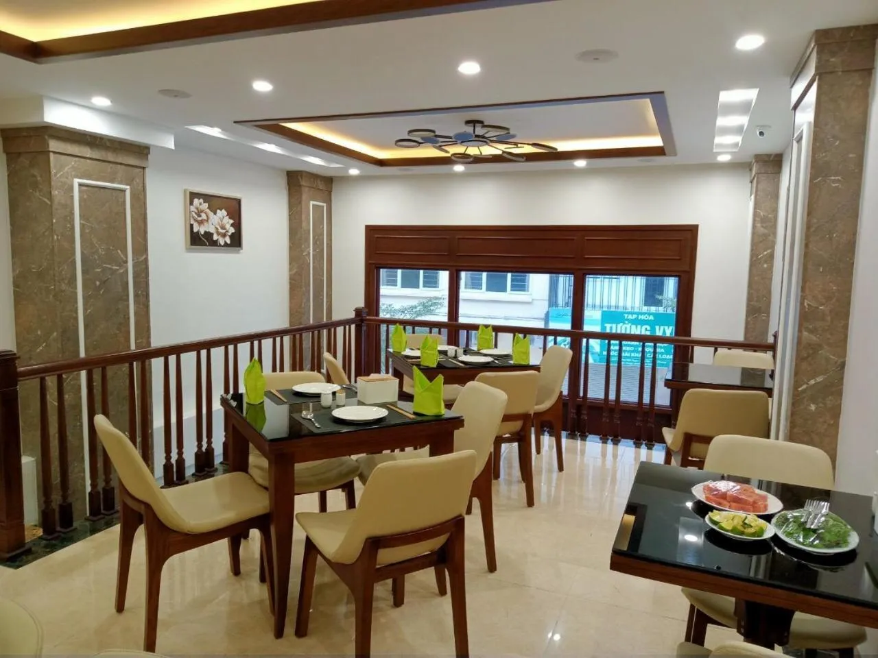 Restaurant/places to eat in Catba View Hotel