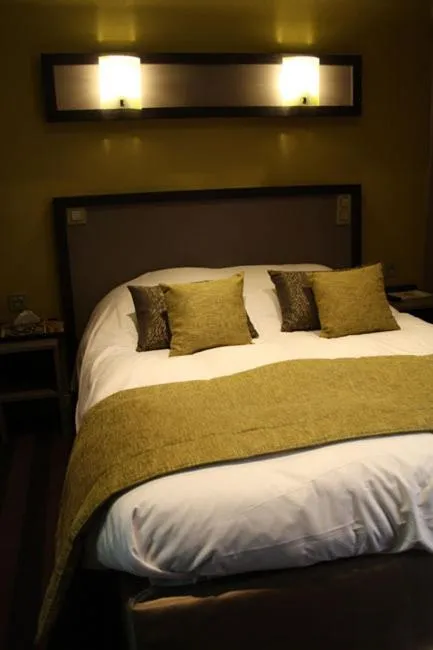 Photo of the whole room, Bed in O Prestige