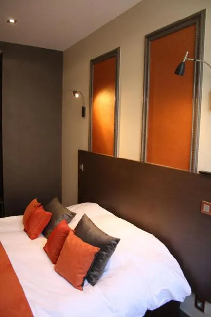 Photo of the whole room, Bed in O Prestige