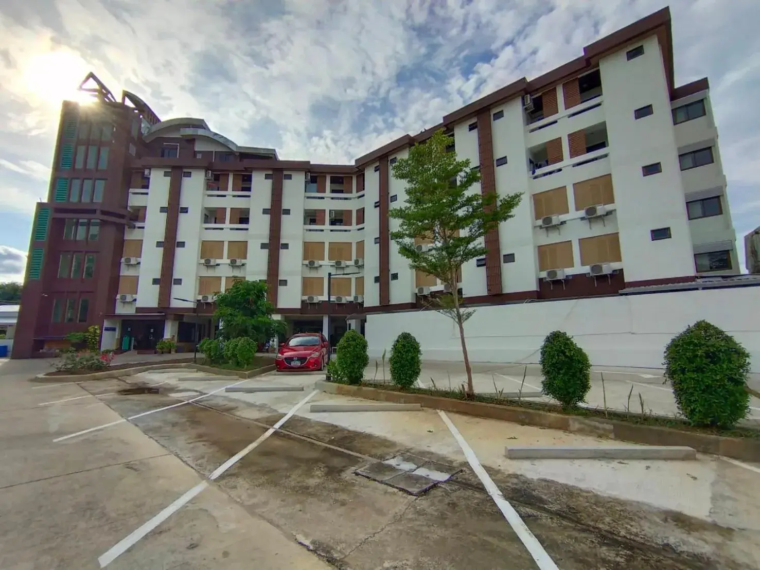 Property building in Aileen Hotel Property building in Aileen Hotel