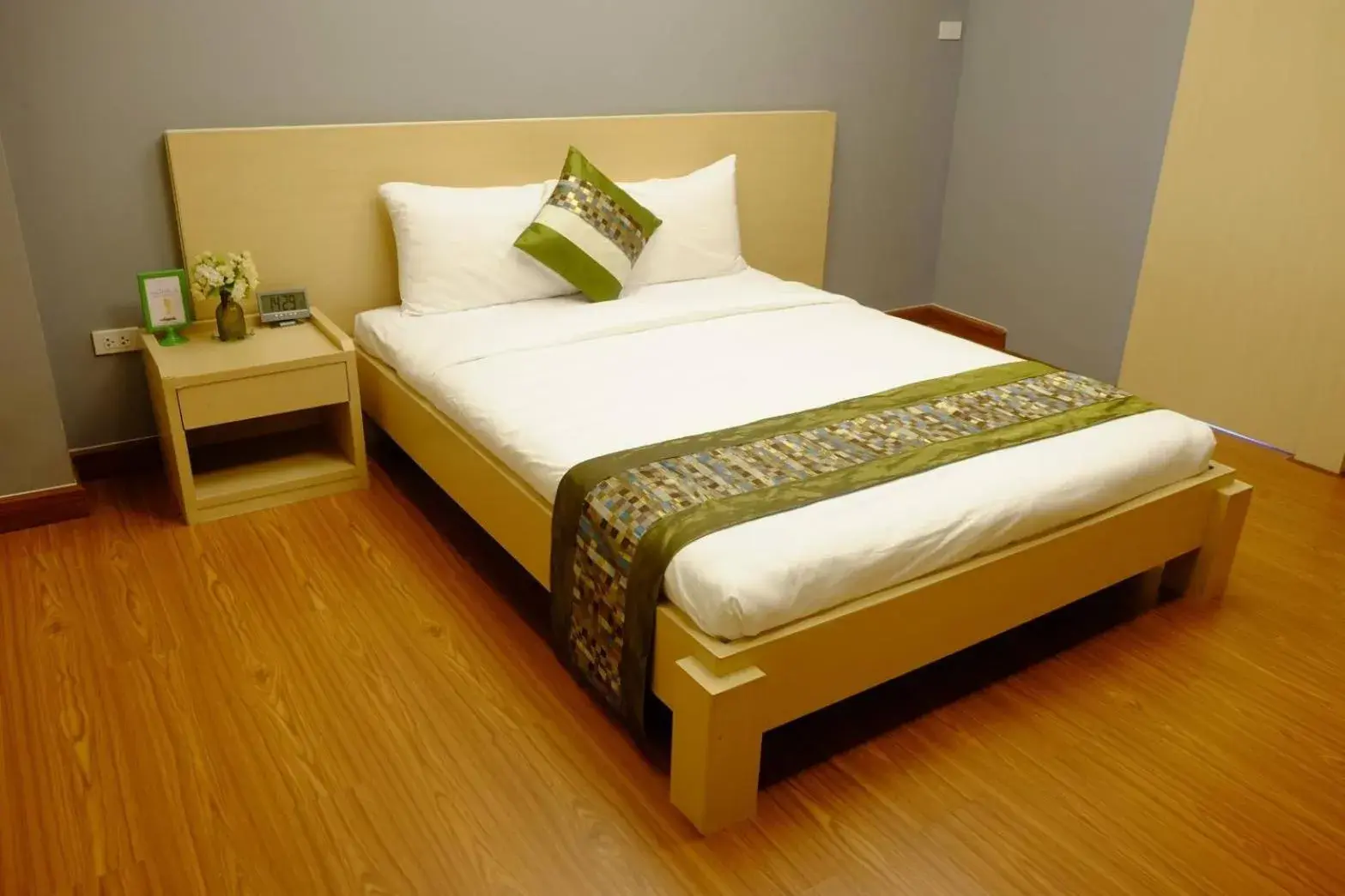 Bed in Aileen Hotel Bed in Aileen Hotel