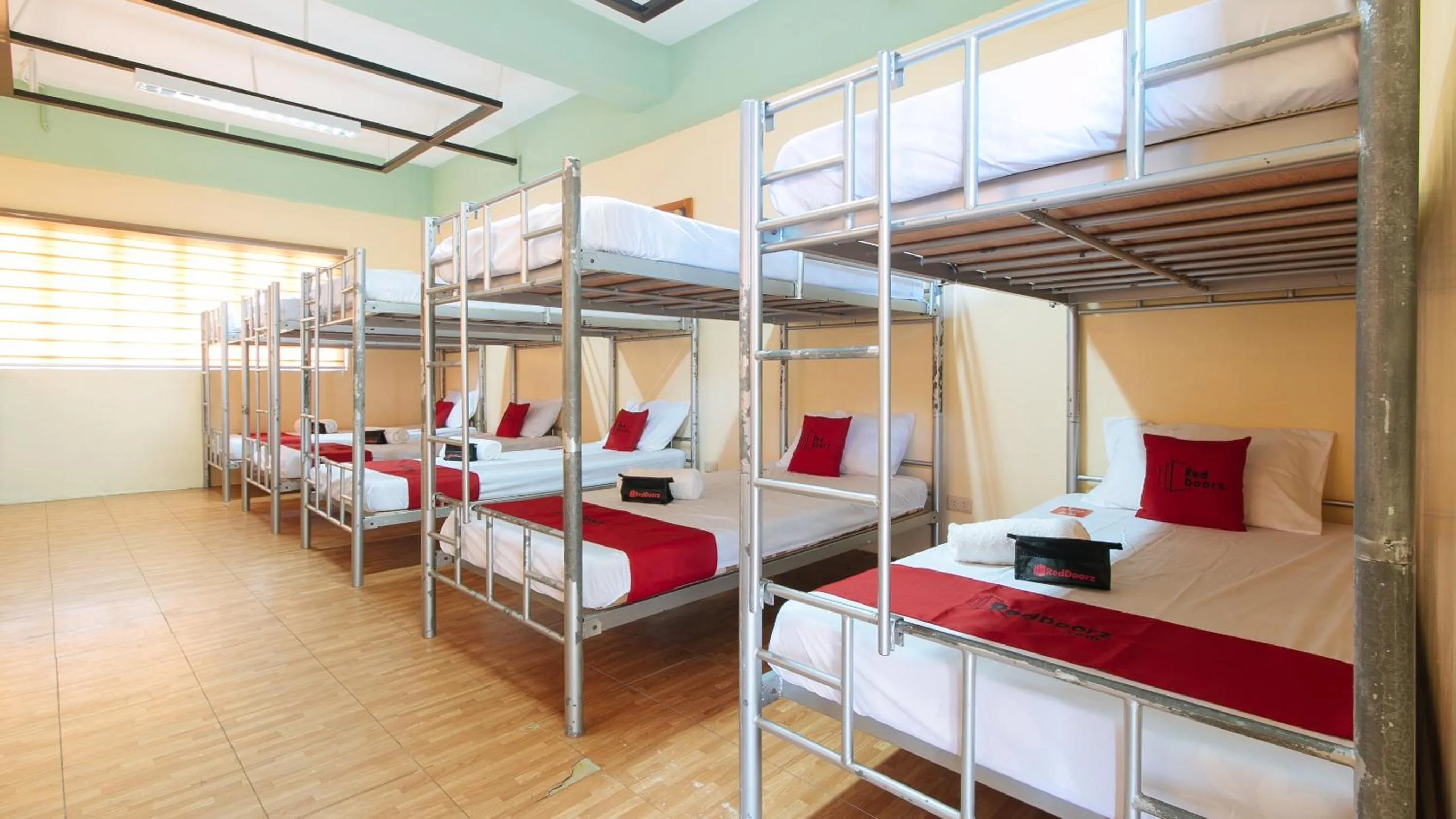 Bed in RedDoorz @ Gaea's Apartment Panglao