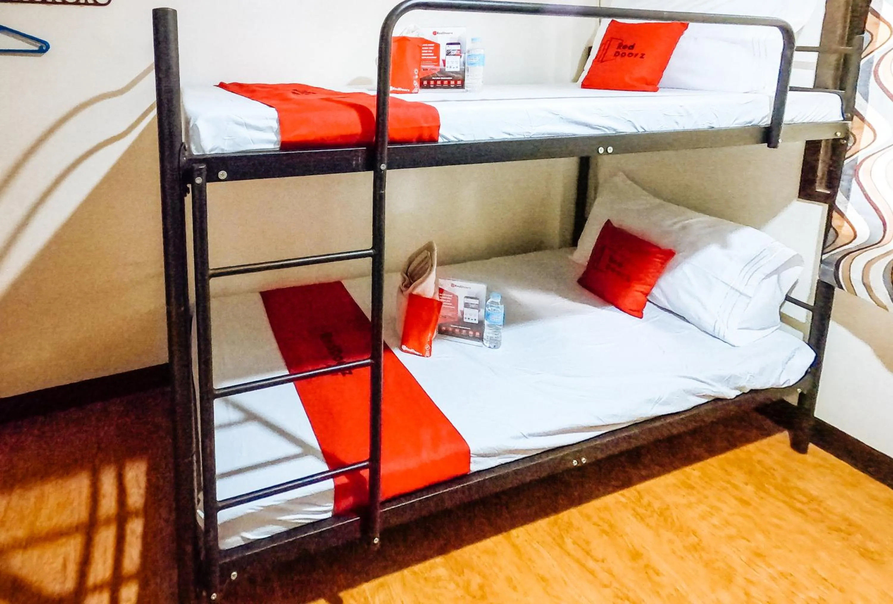 bunk bed, Bed in RedDoorz @ Gaea's Apartment Panglao