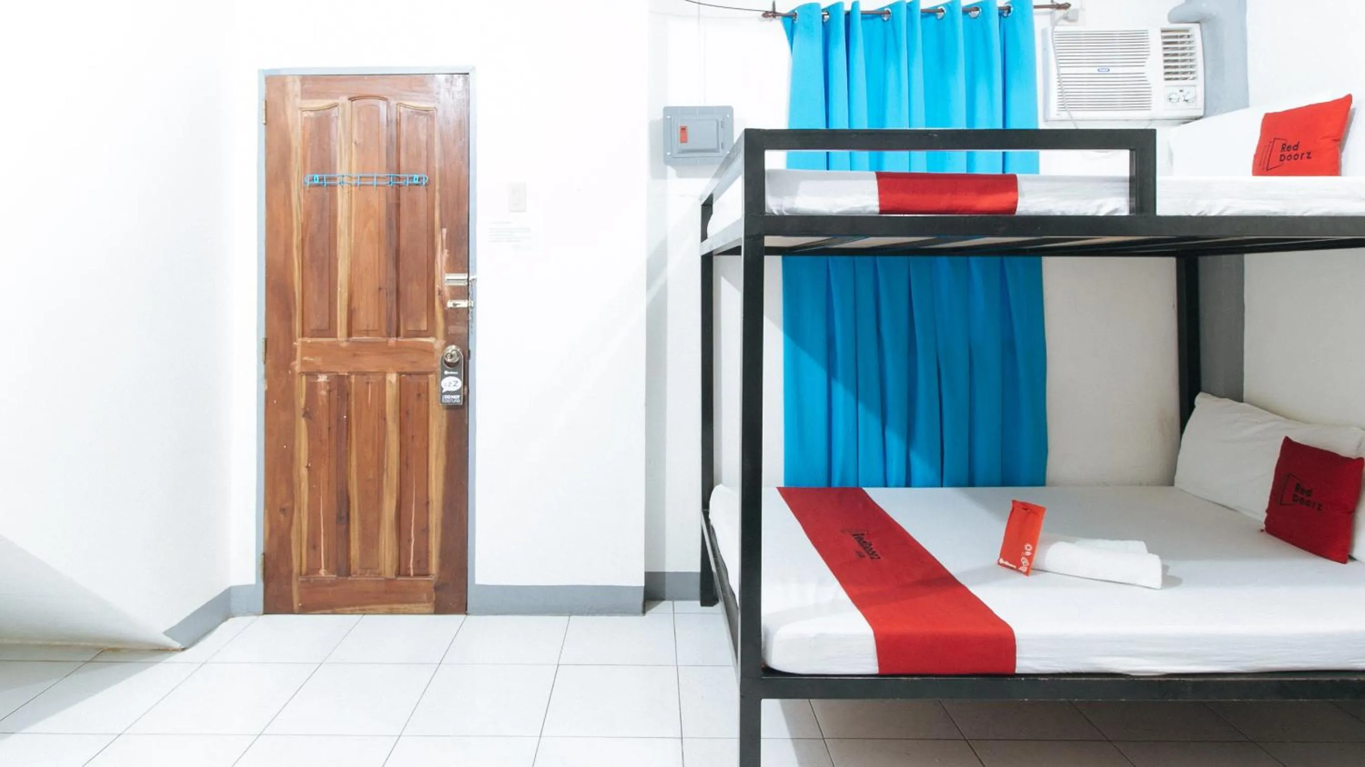 Bed in RedDoorz @ Gaea's Apartment Panglao