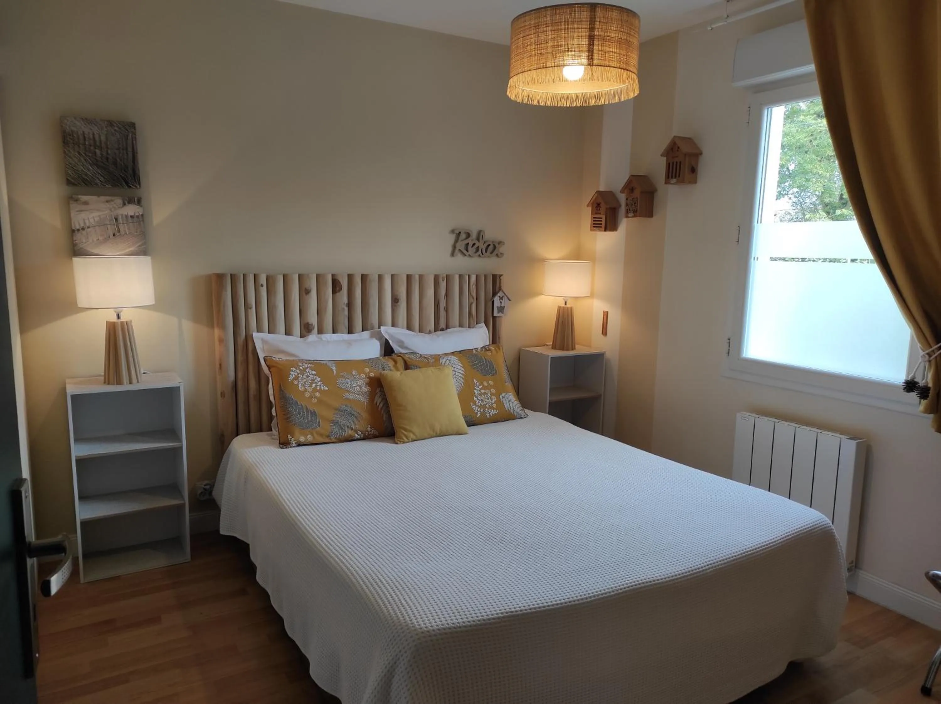 Decorative detail, Bed in Escale et bien-être