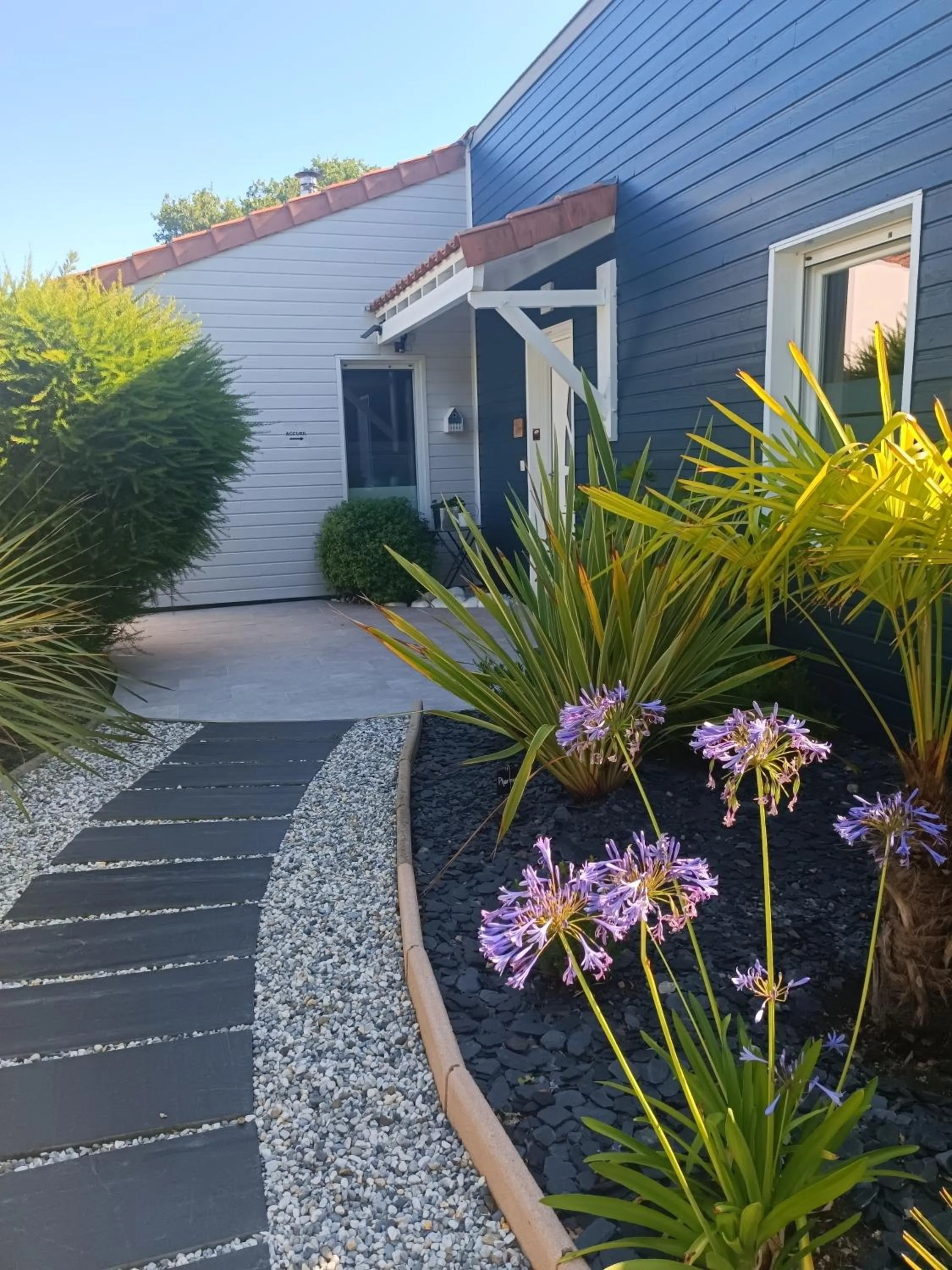 Facade/entrance in Escale et bien-être