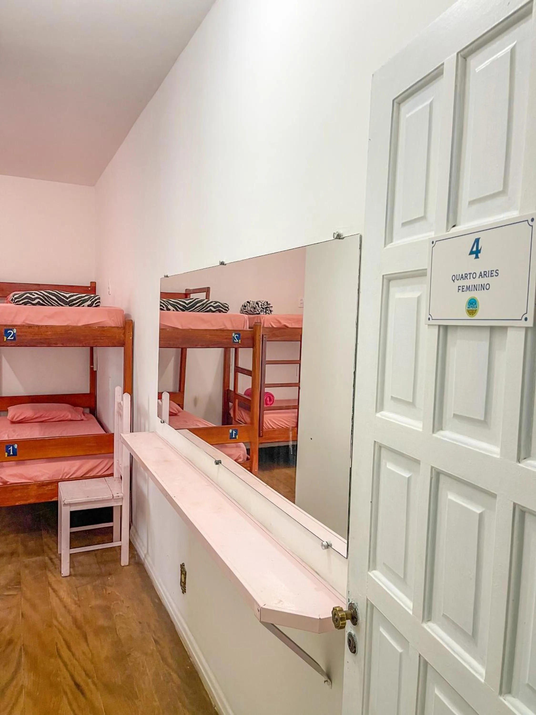 Photo of the whole room, Bed in Onça da Praia Hostel