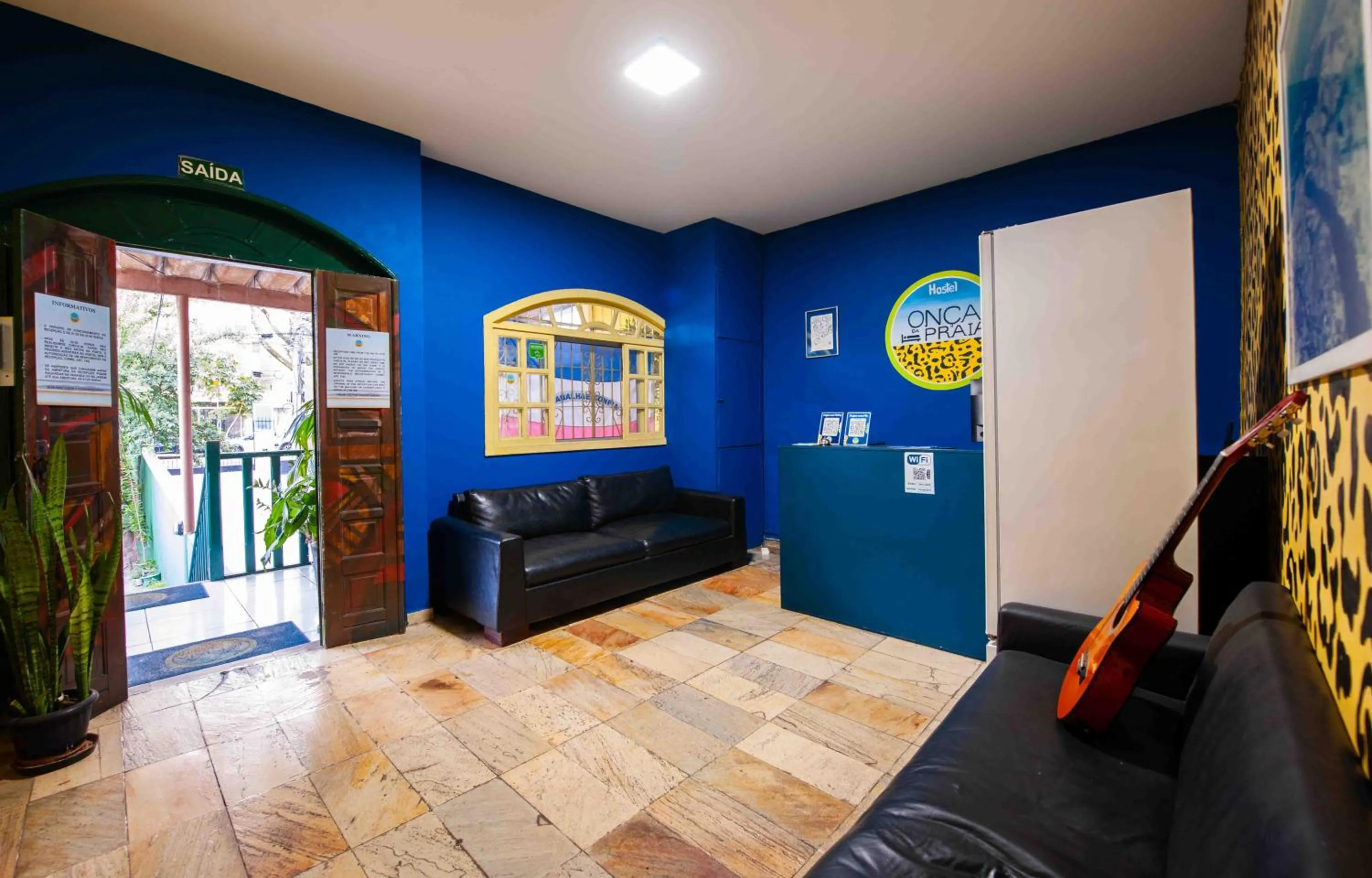 Lobby or reception in Onça da Praia Hostel