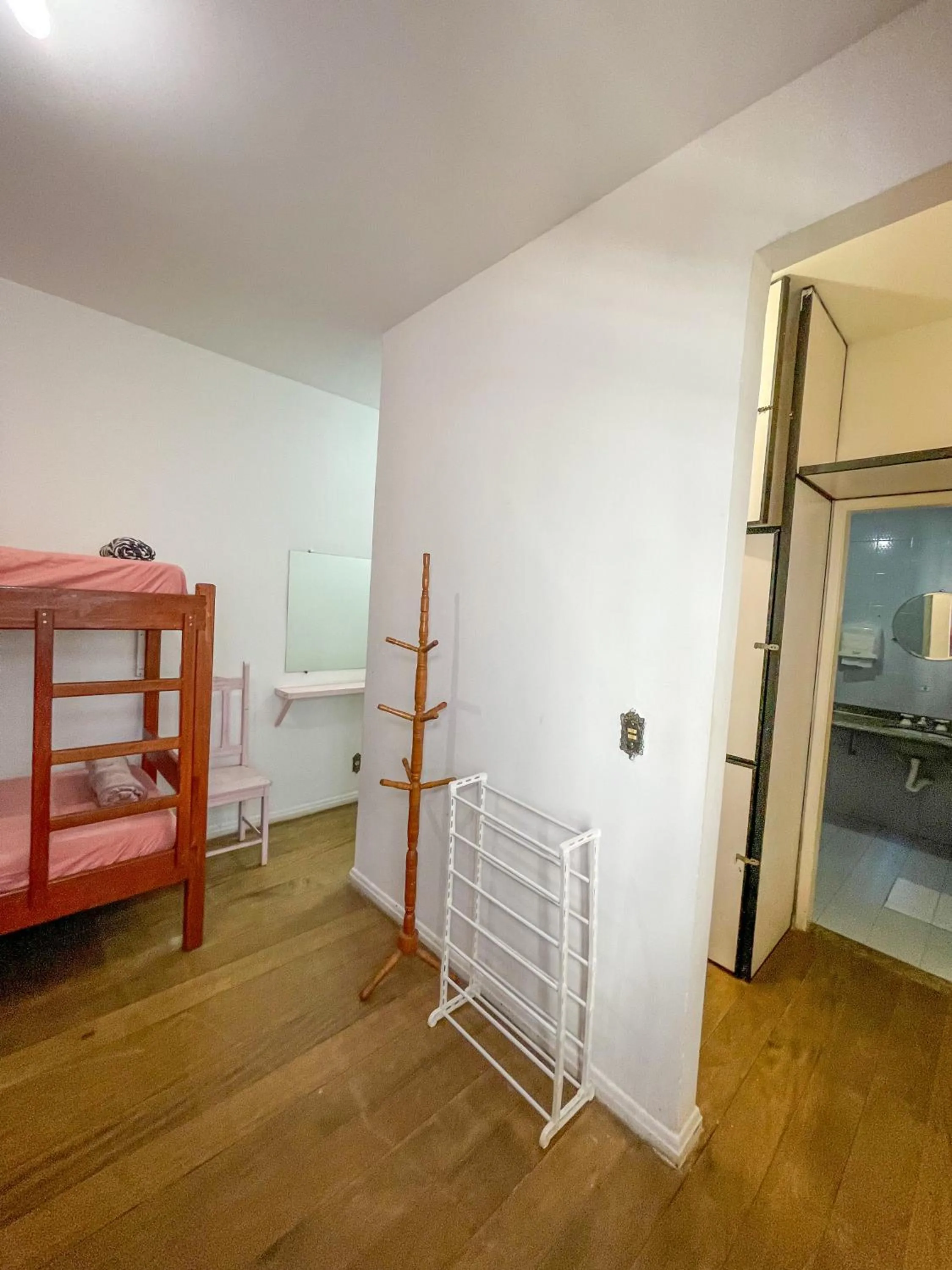 Photo of the whole room, Bed in Onça da Praia Hostel