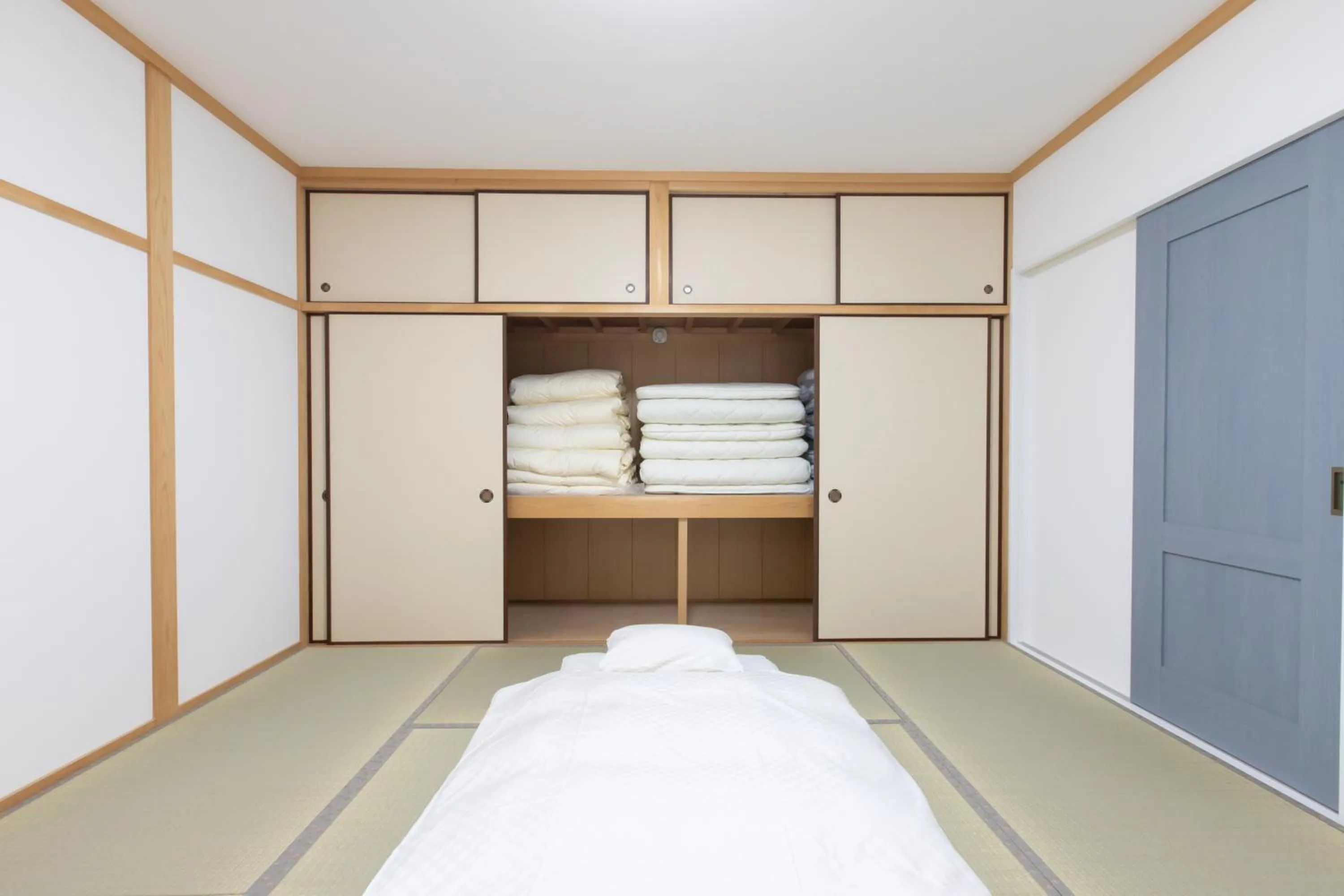 Bedroom, Bed in West Coast Villa Shirahama