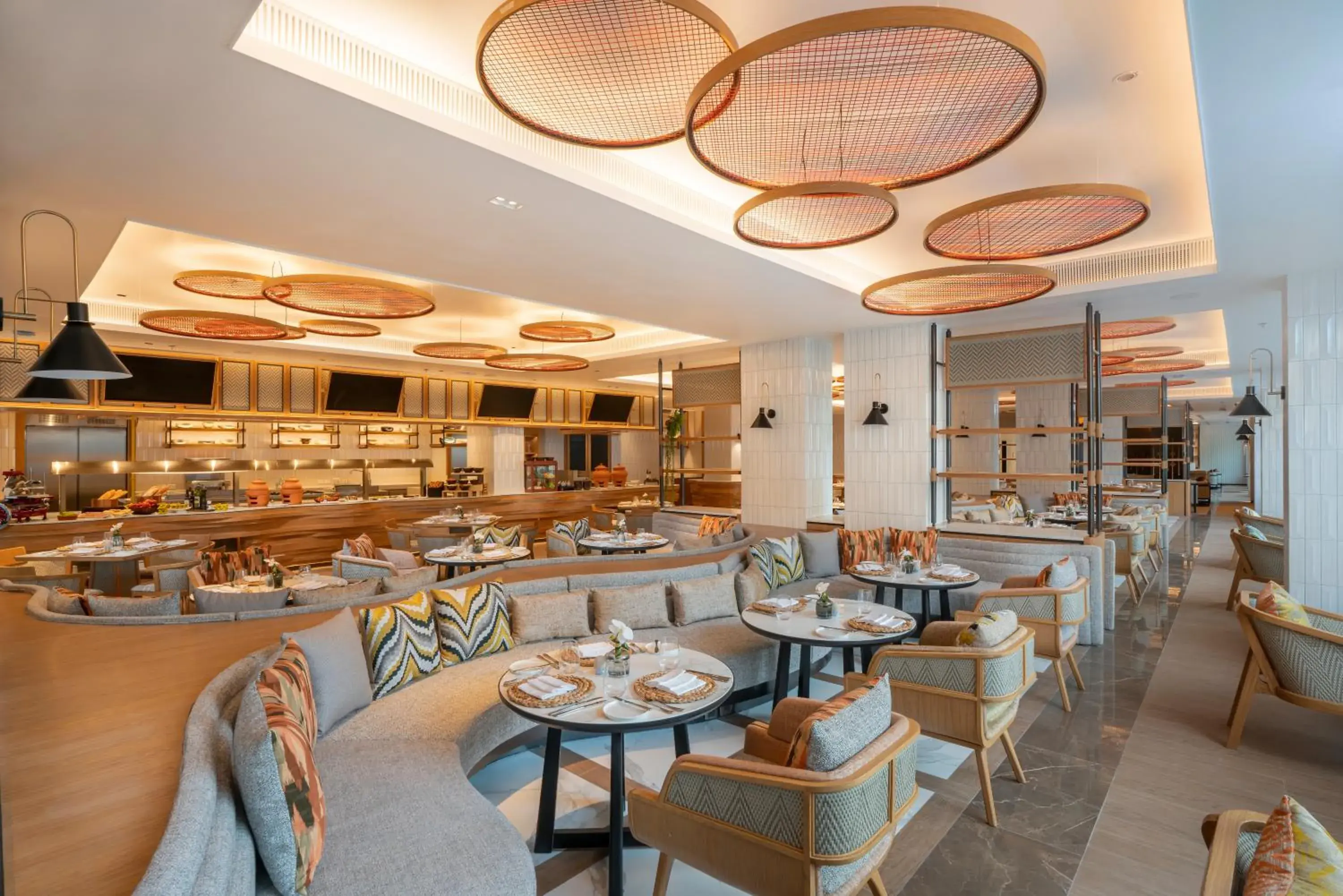 Restaurant/places to eat in Melia Chiang Mai Restaurant/places to eat in Melia Chiang Mai