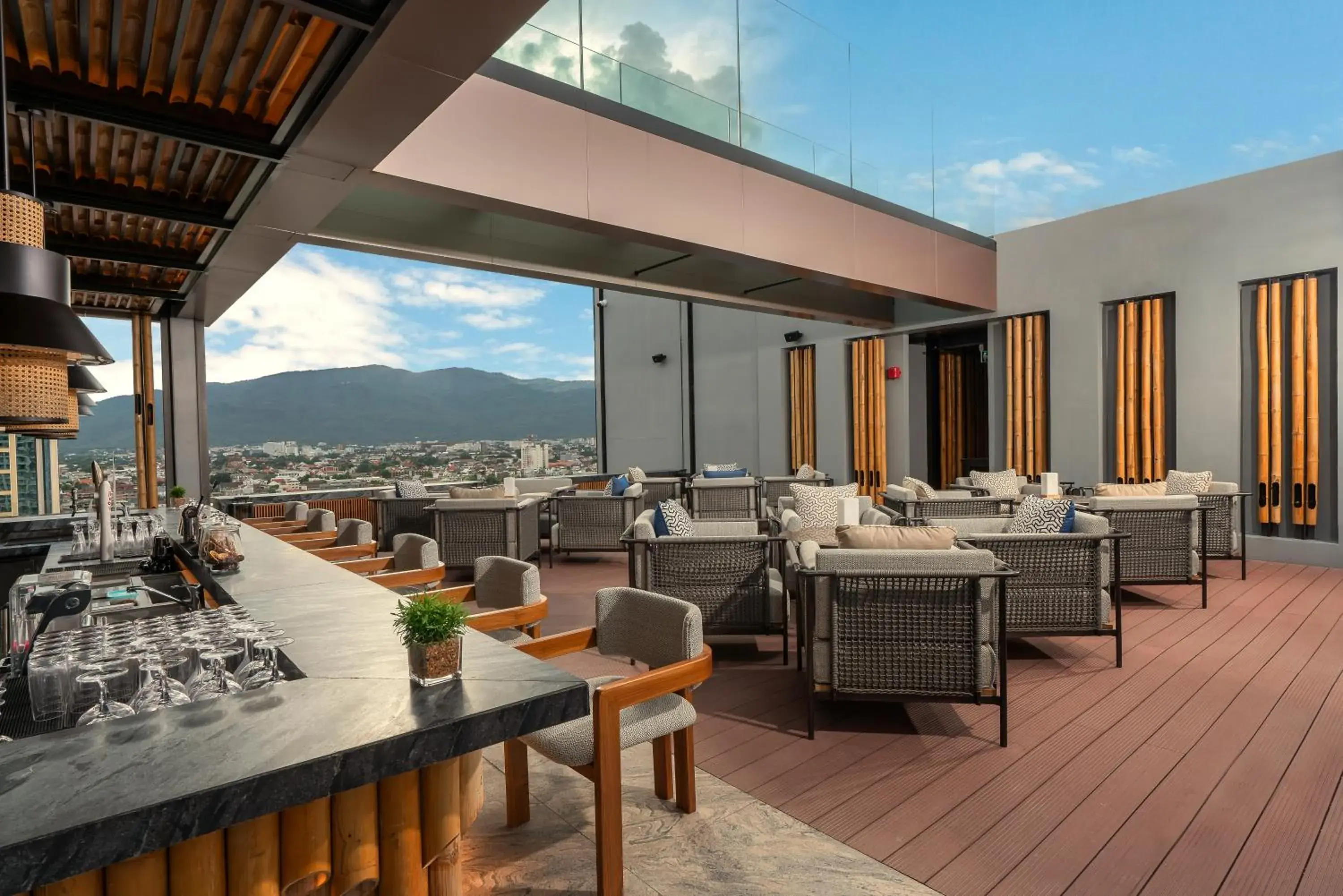 Restaurant/places to eat in Melia Chiang Mai Restaurant/places to eat in Melia Chiang Mai