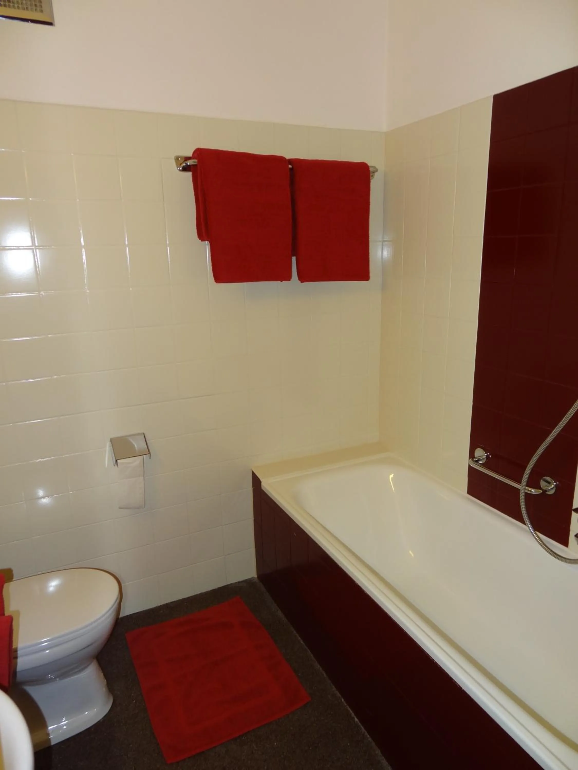 Bathroom in Hotel Unterwirt - Jokercard im Sommer inklusive