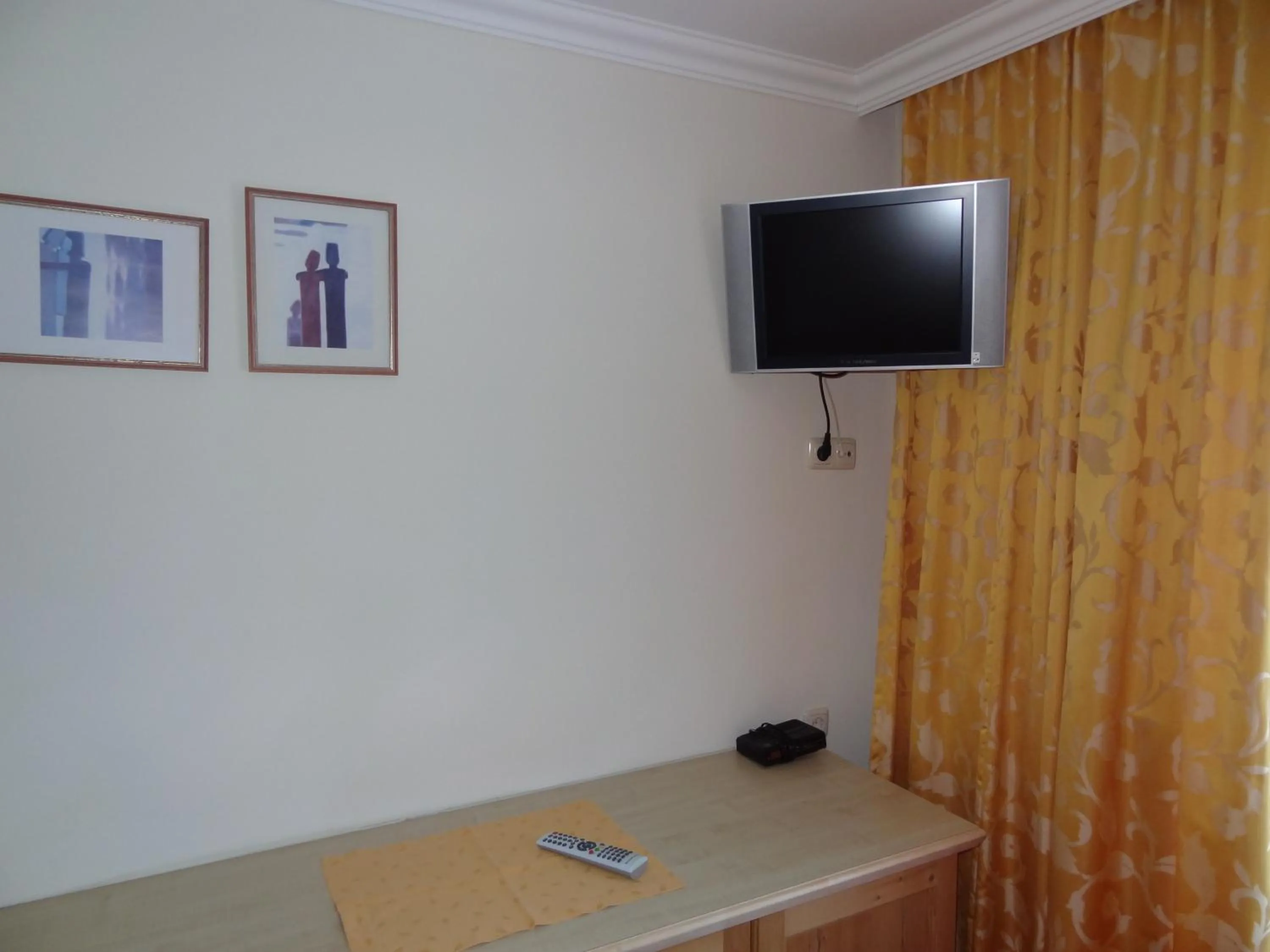 TV and multimedia in Hotel Unterwirt - Jokercard im Sommer inklusive