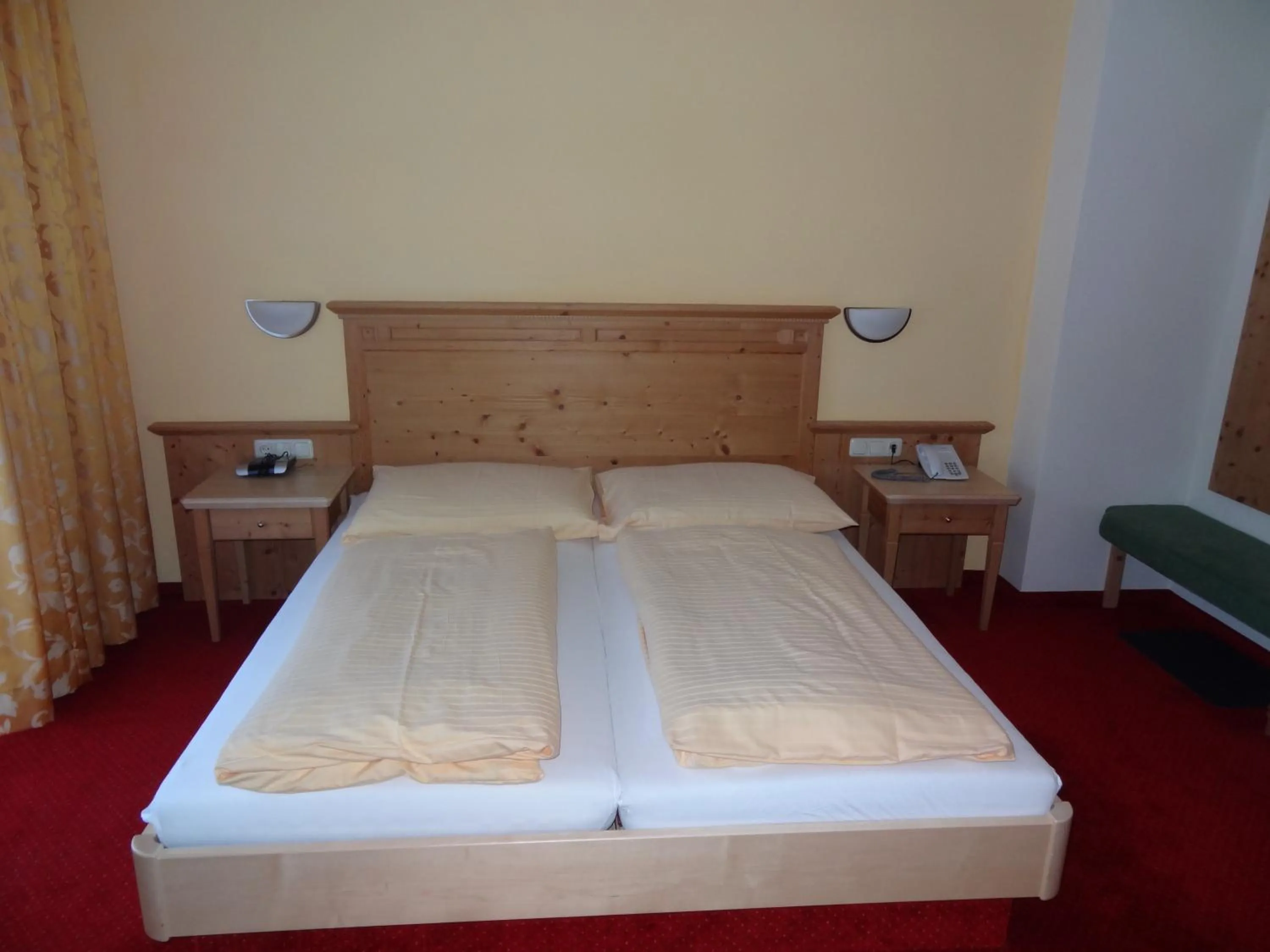 Bed in Hotel Unterwirt - Jokercard im Sommer inklusive