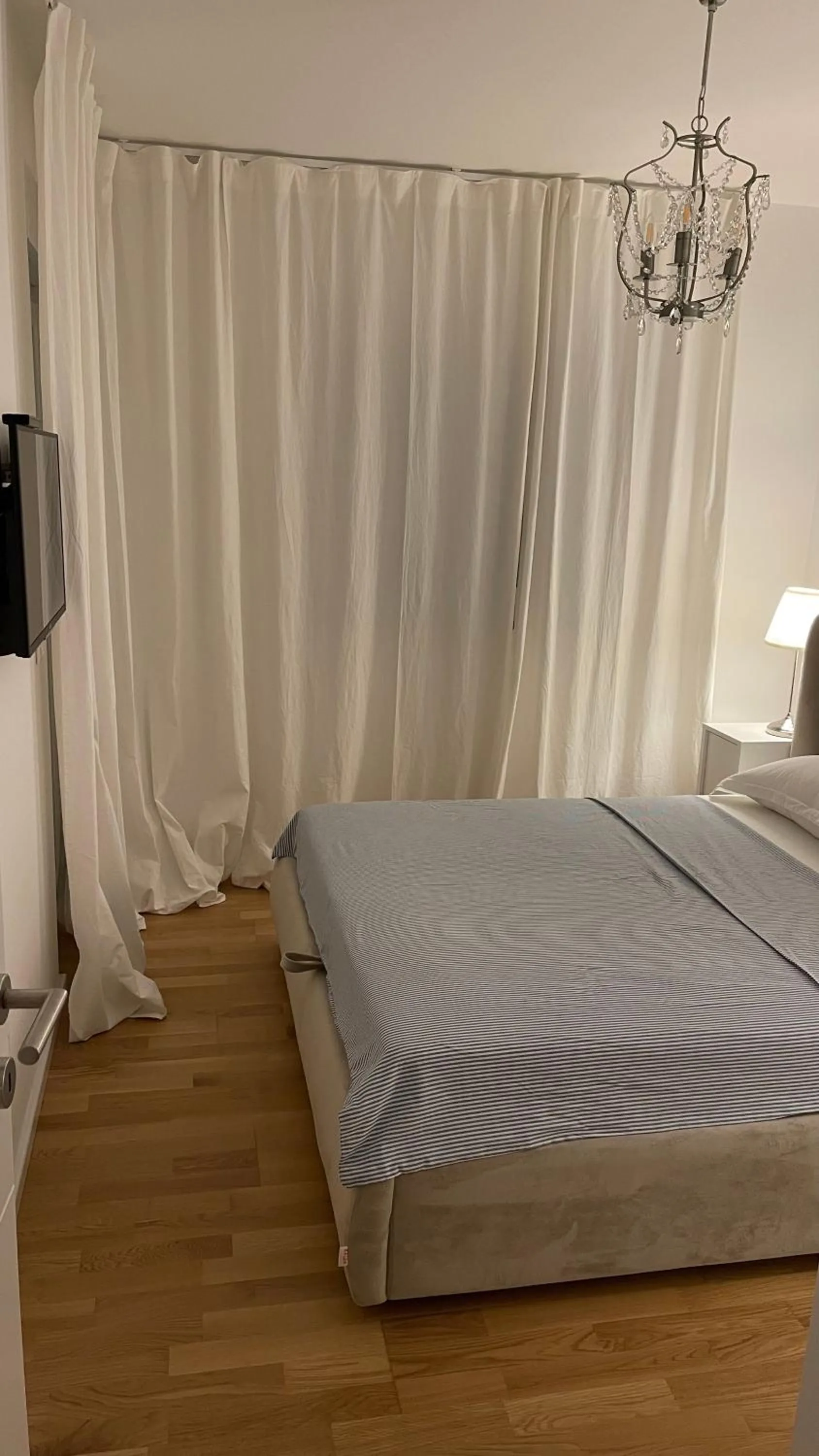 Bed in Apartment Leon