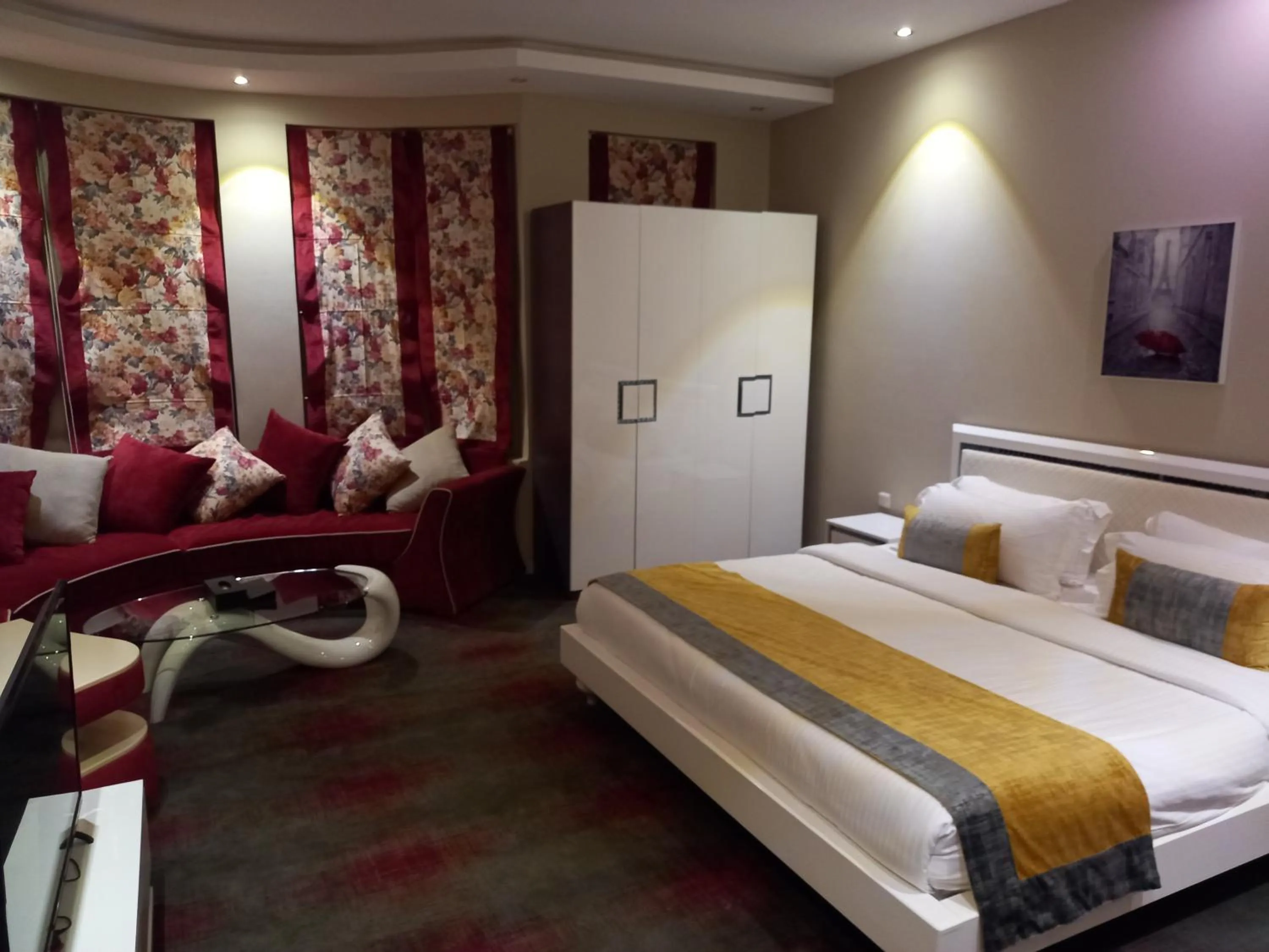 Bed in Taleen Serviced Apartments Granada