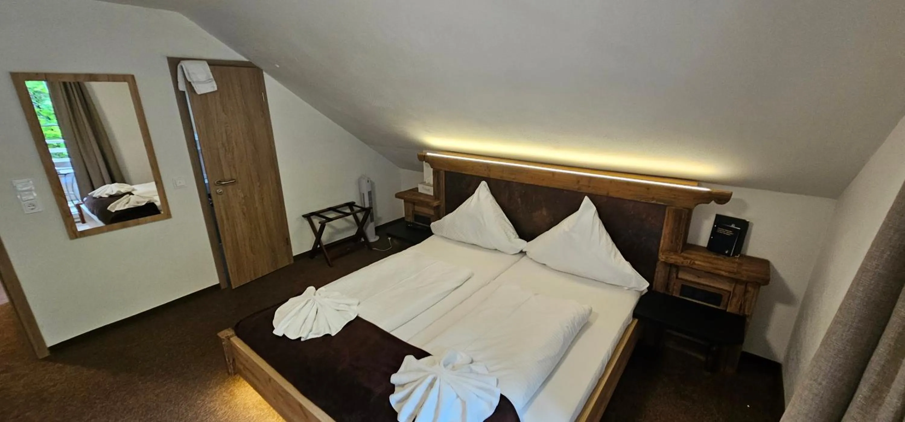 Photo of the whole room, Bed in Schwaben Resort Ebnisee