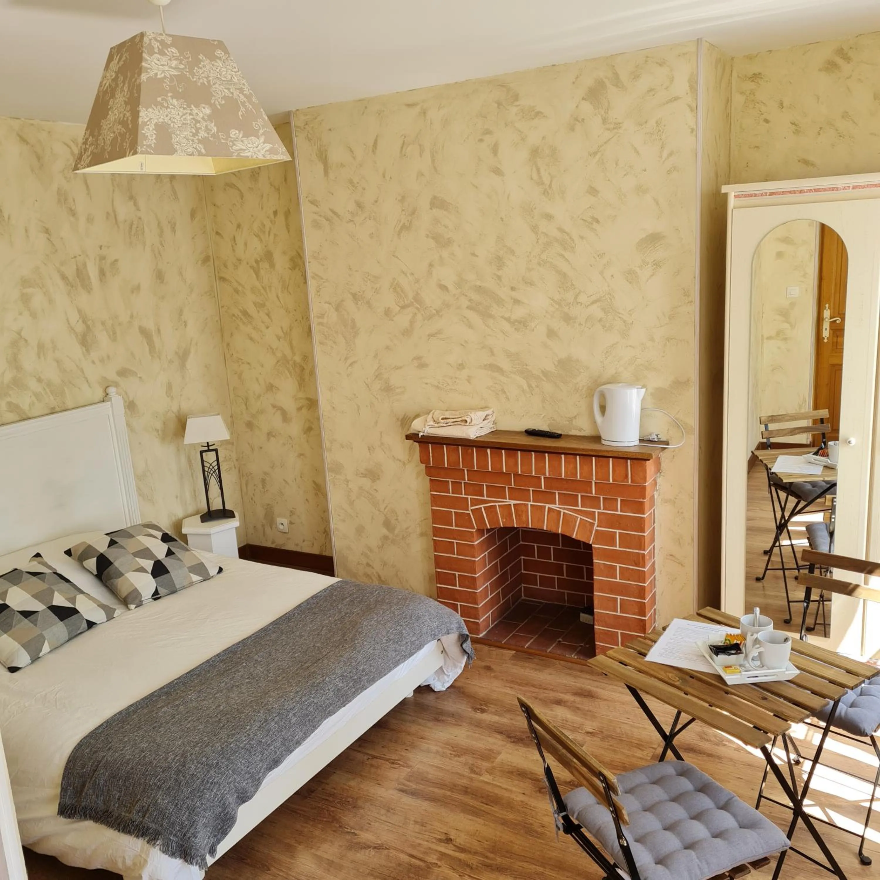 Bed in Les Mouettes Blessées