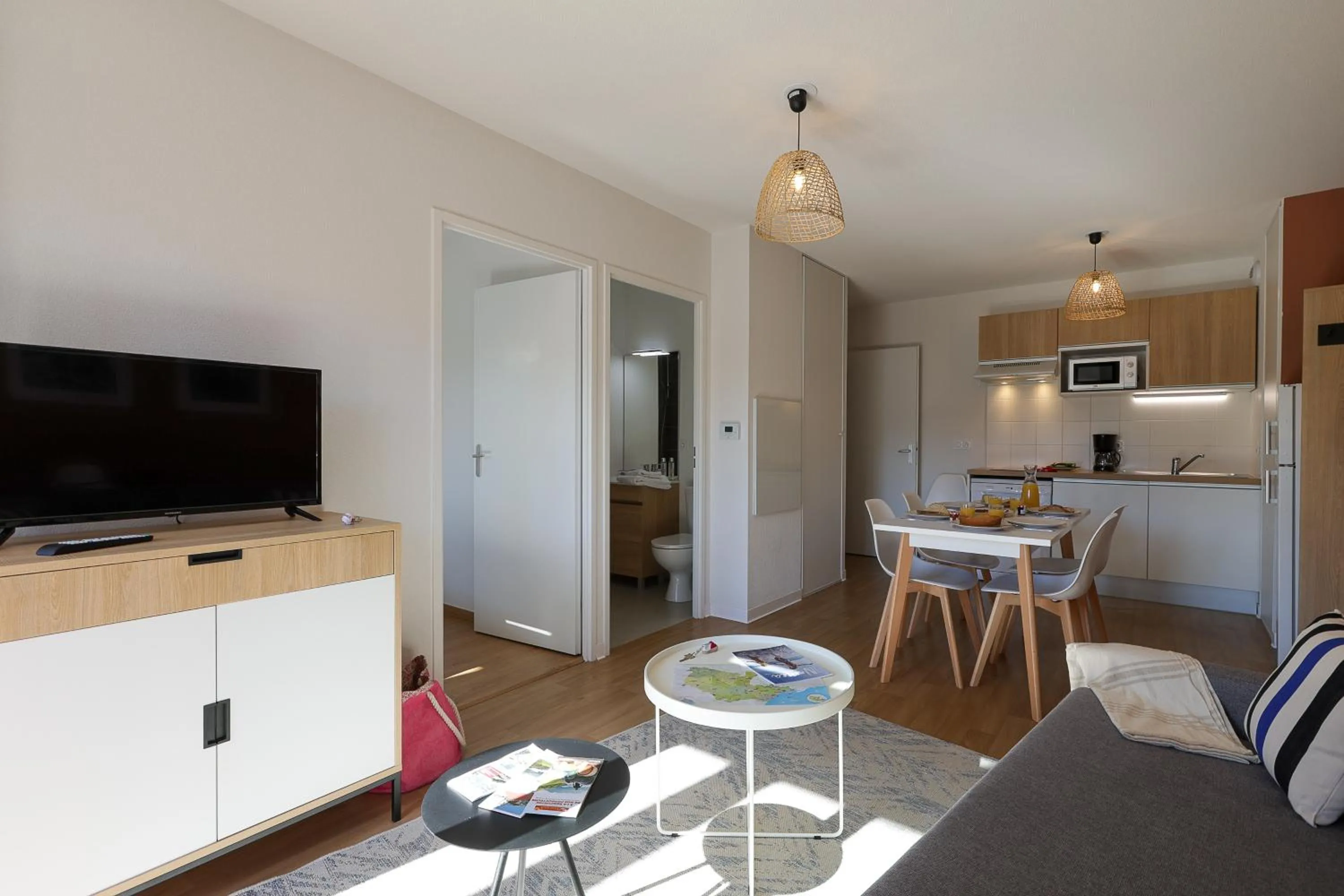Dining area in Résidence Néméa Le Domaine d'Uhaina