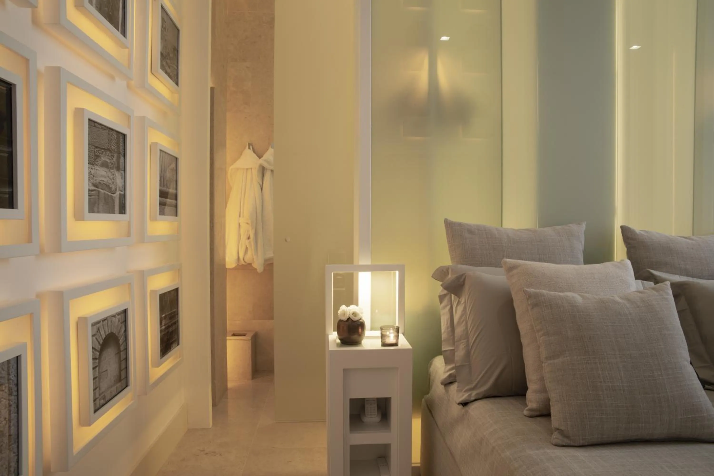 Decorative detail in Palazzo Lecce - Epoca Collection