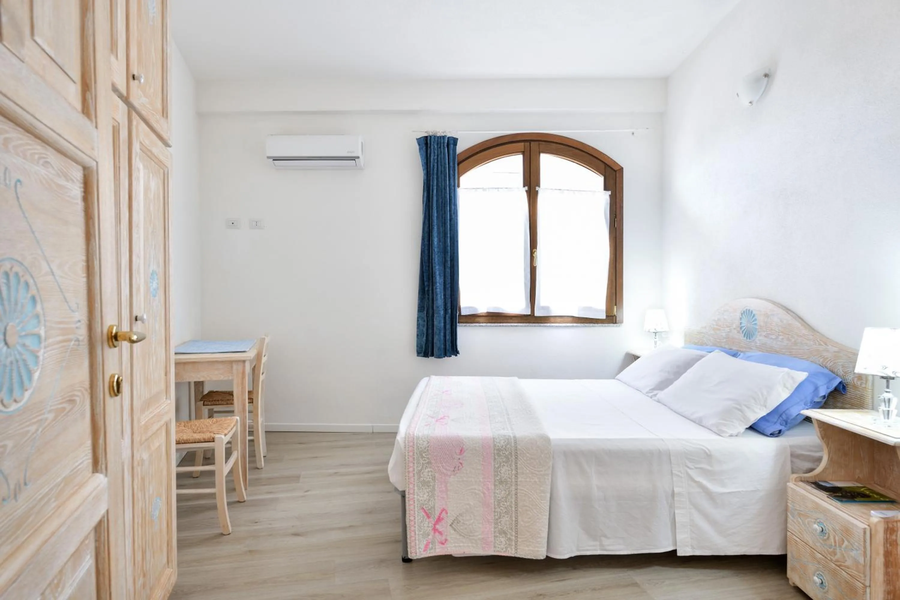 Property building, Bed in Appartamento Sa Pintadera