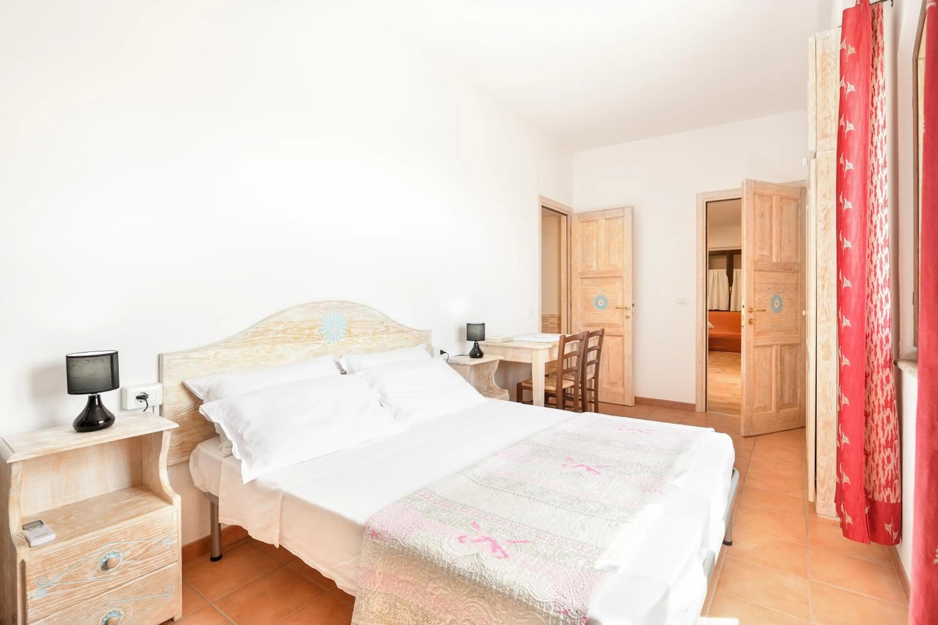 Living room, Bed in Appartamento Sa Pintadera