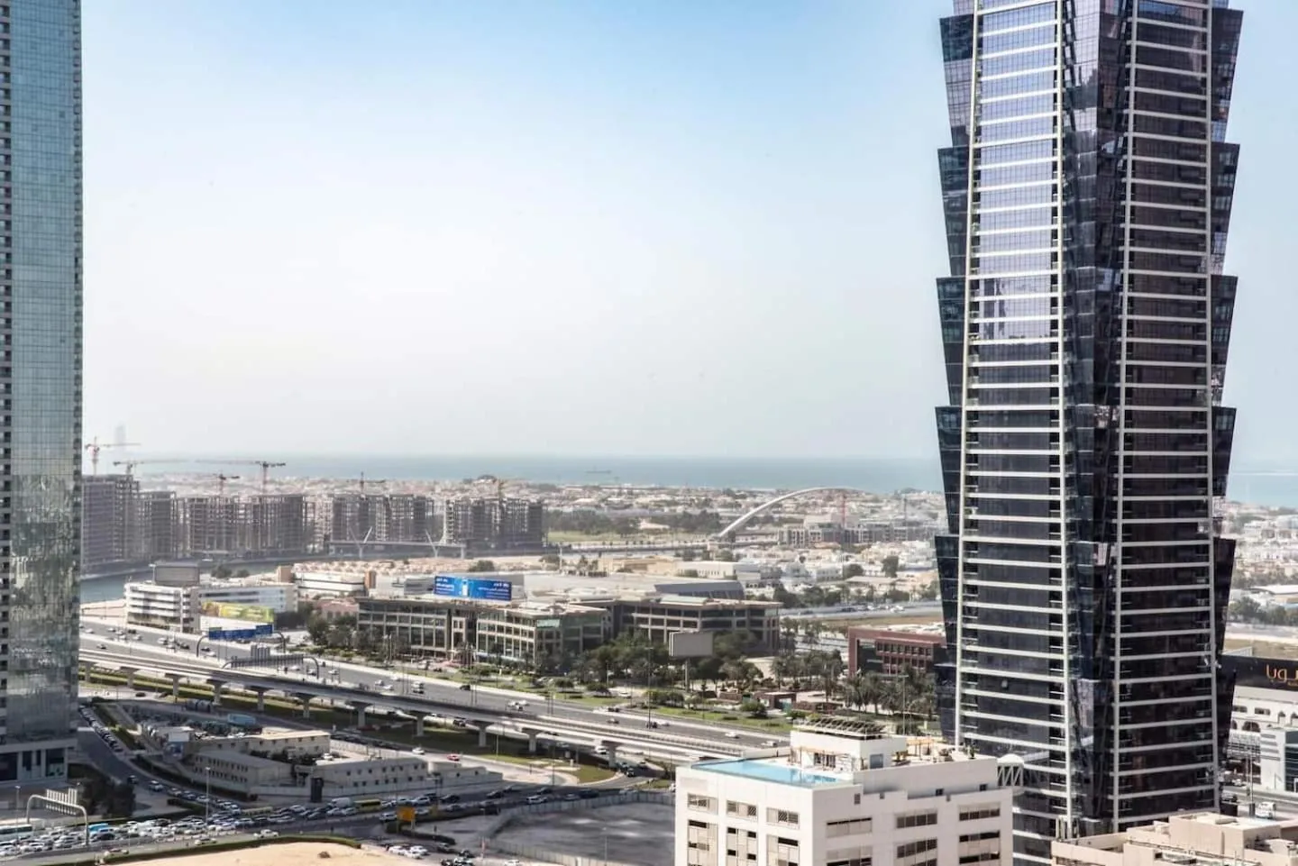 Sea view in Scenic 2 Bedroom Apartment - Downtown Business Bay