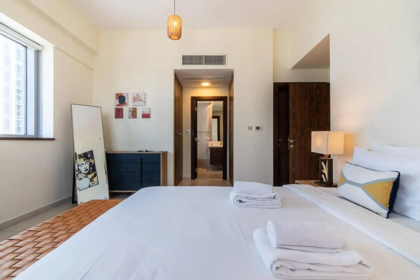 Bed in Scenic 2 Bedroom Apartment - Downtown Business Bay