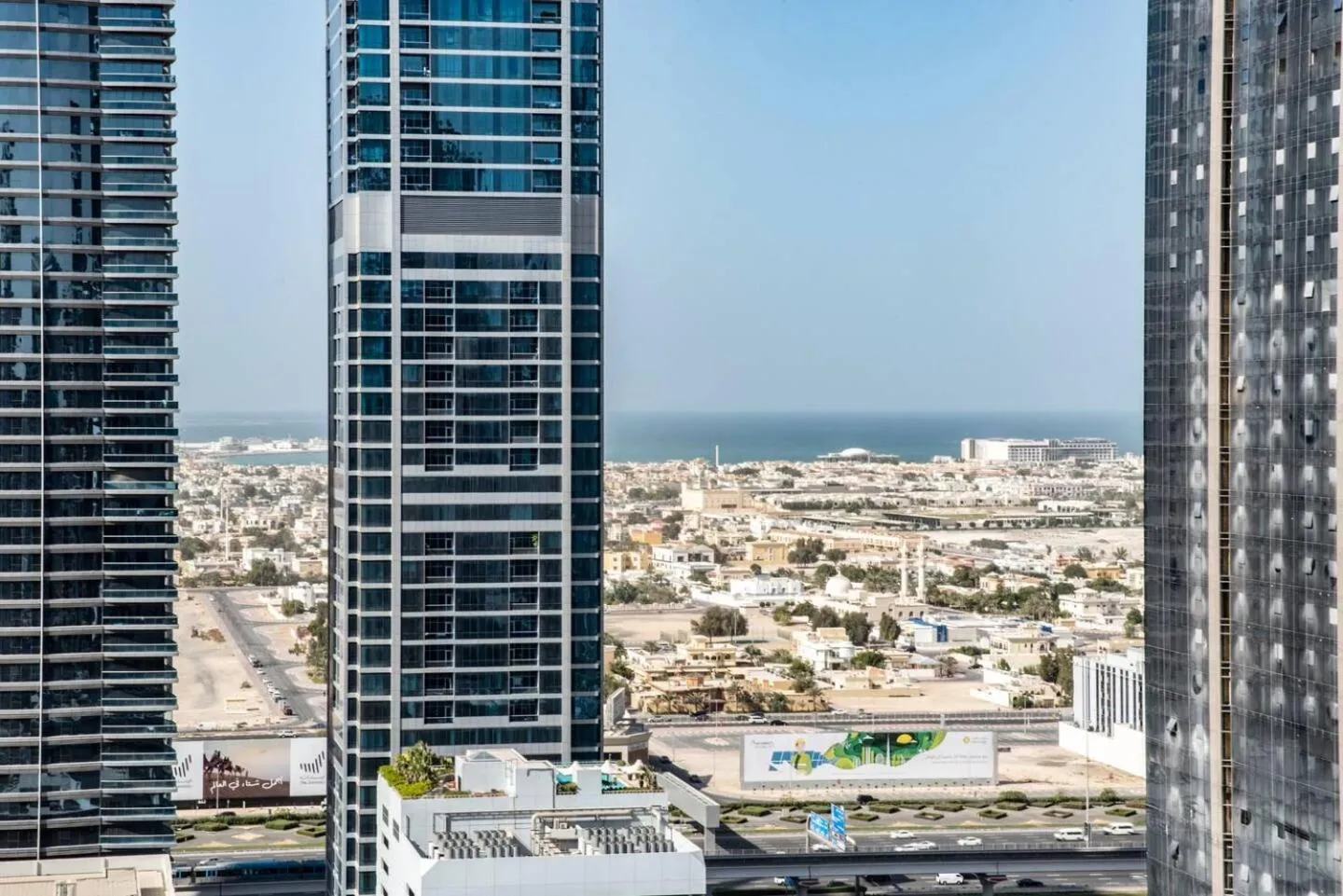 Sea view in Scenic 2 Bedroom Apartment - Downtown Business Bay