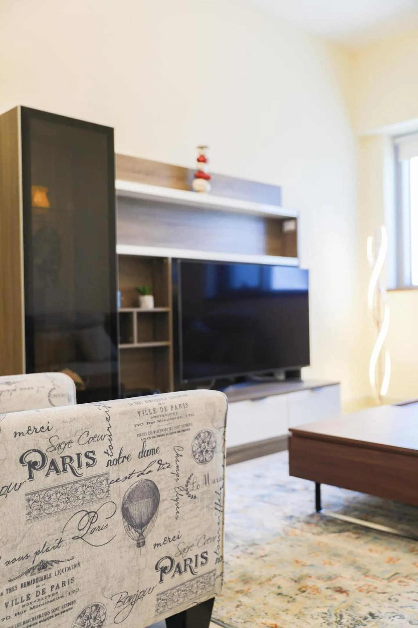Living room in Scenic 2 Bedroom Apartment - Downtown Business Bay