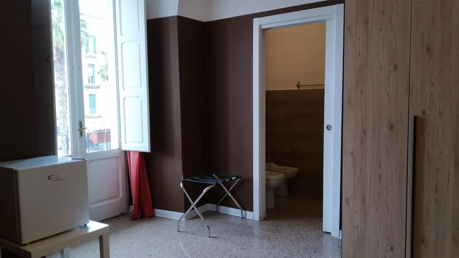 Toilet in CconfortHotels Central Rooms