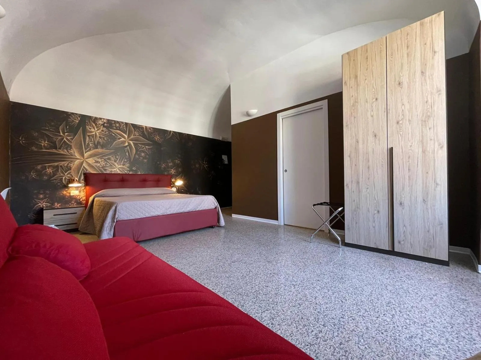 Bed in CconfortHotels Central Rooms