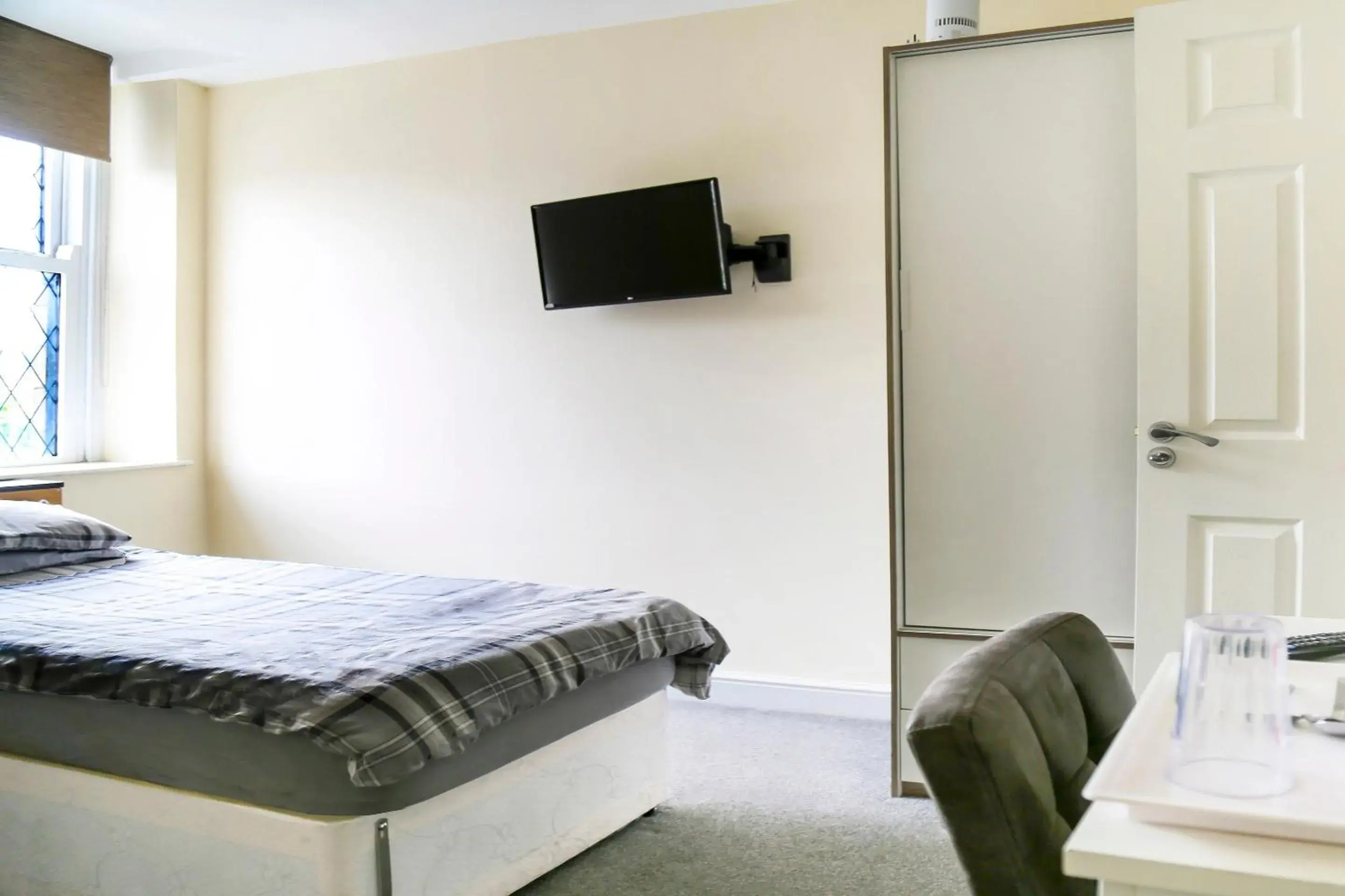 Standard Single Room in OYO Castle Hotel, Accrington Standard Single Room in OYO Castle Hotel, Accrington