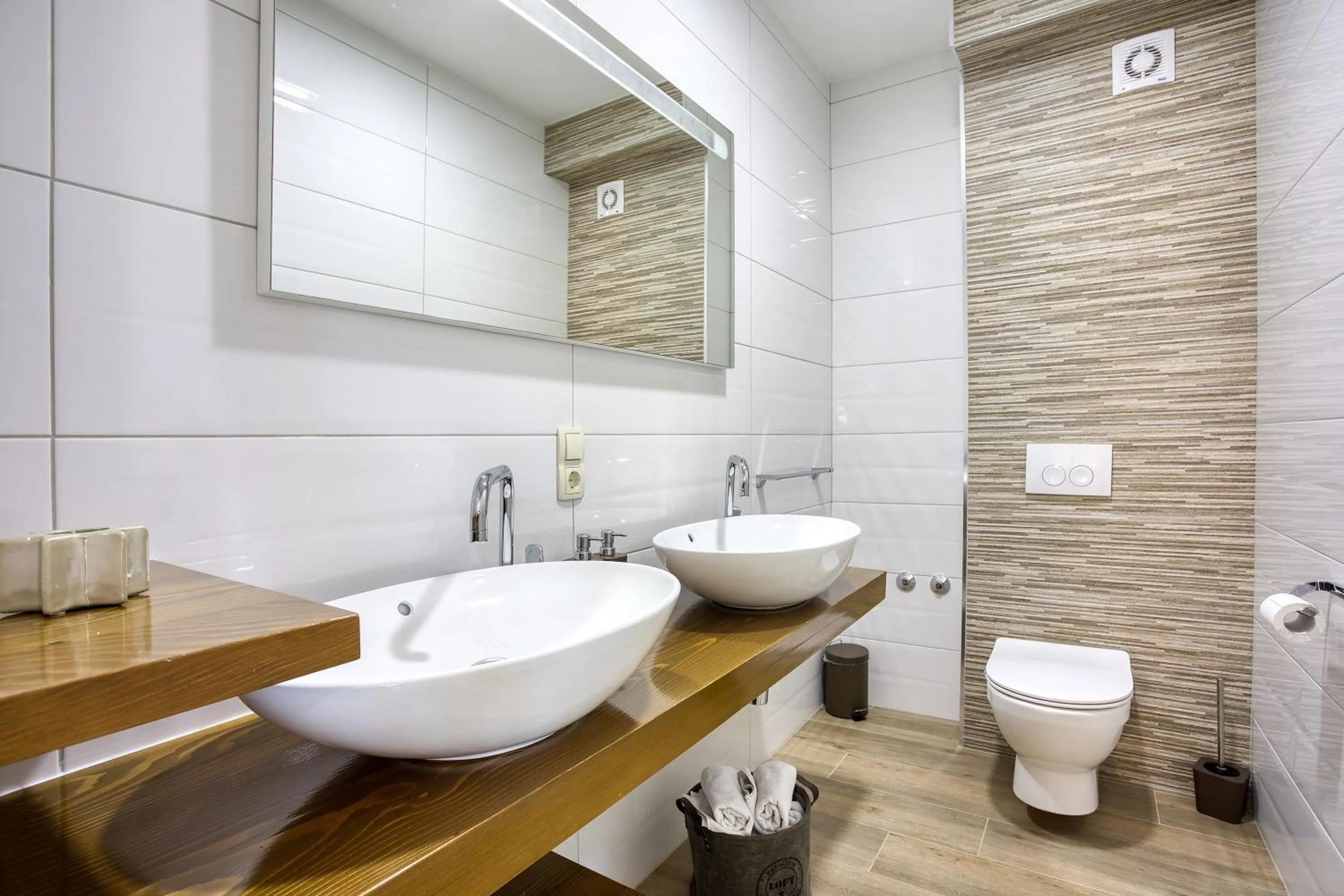Toilet in LUXURY VILLA PARADISE 120m from sandy beach, heated pool, billiard, max 12 pax