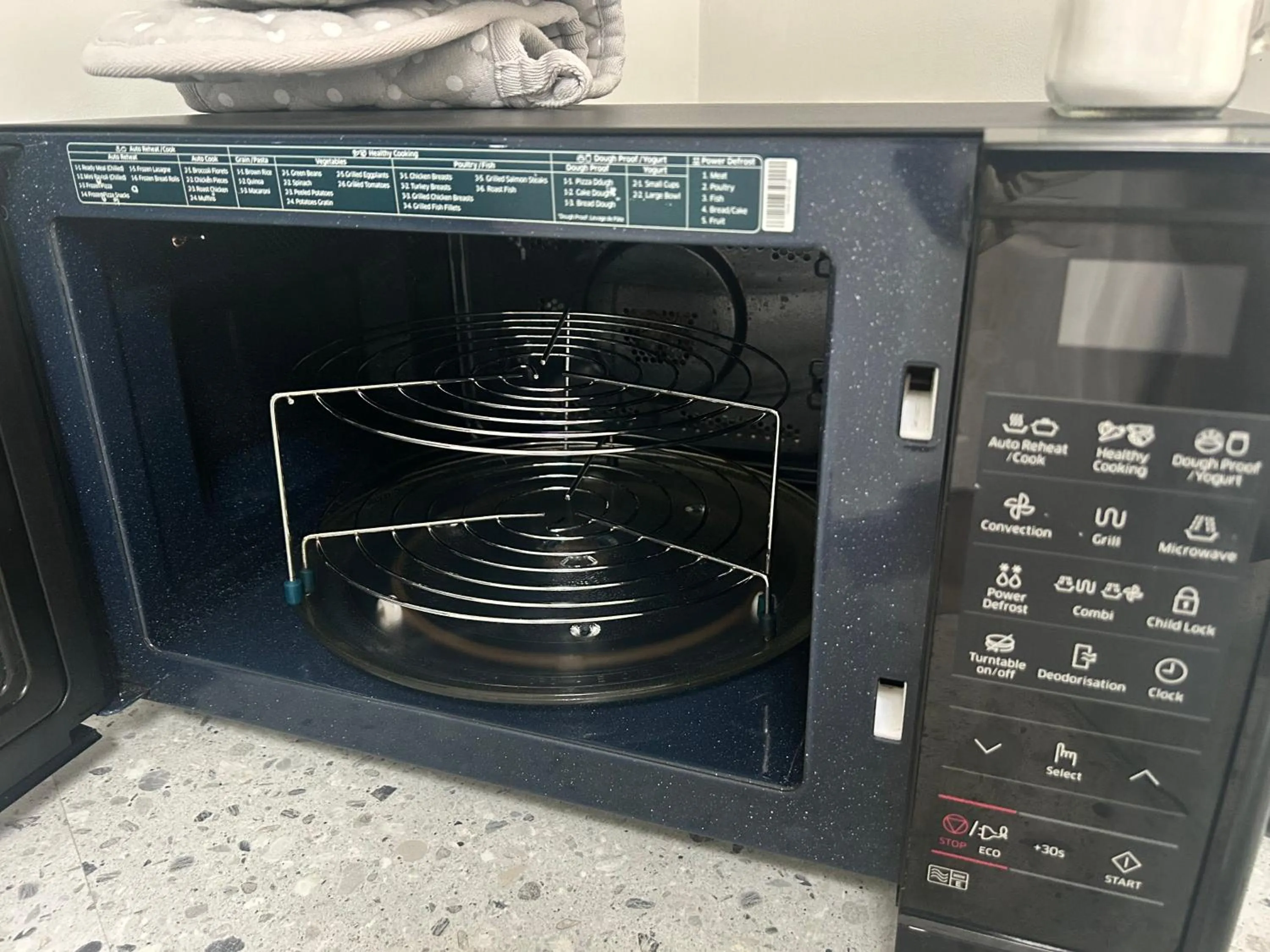 Kitchen or kitchenette in Self-Contained Holiday Accommodation in the Heart of Easingwold with Parking