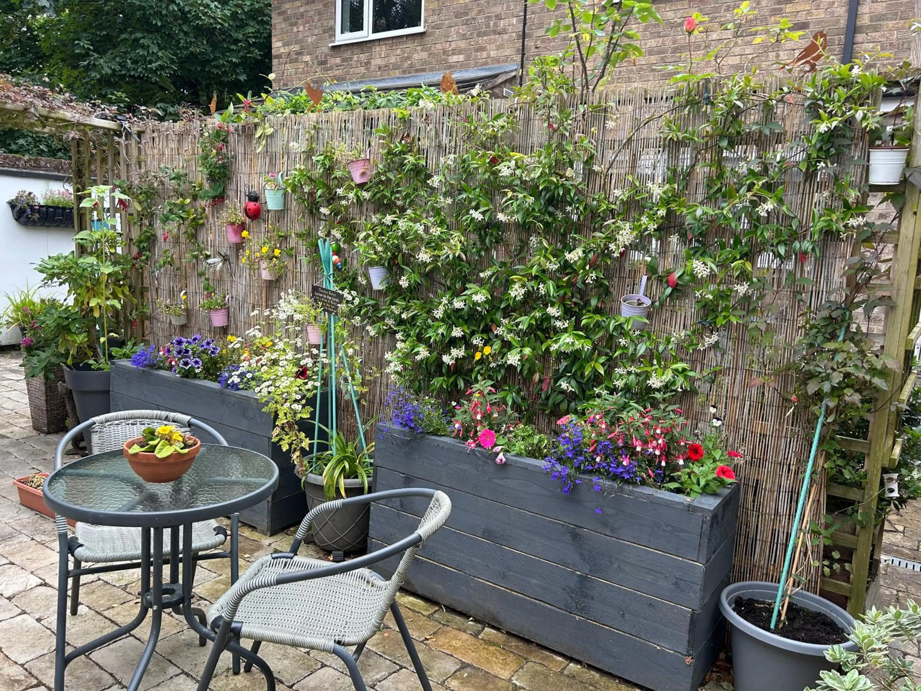 Summer in Self-Contained Holiday Accommodation in the Heart of Easingwold with Parking