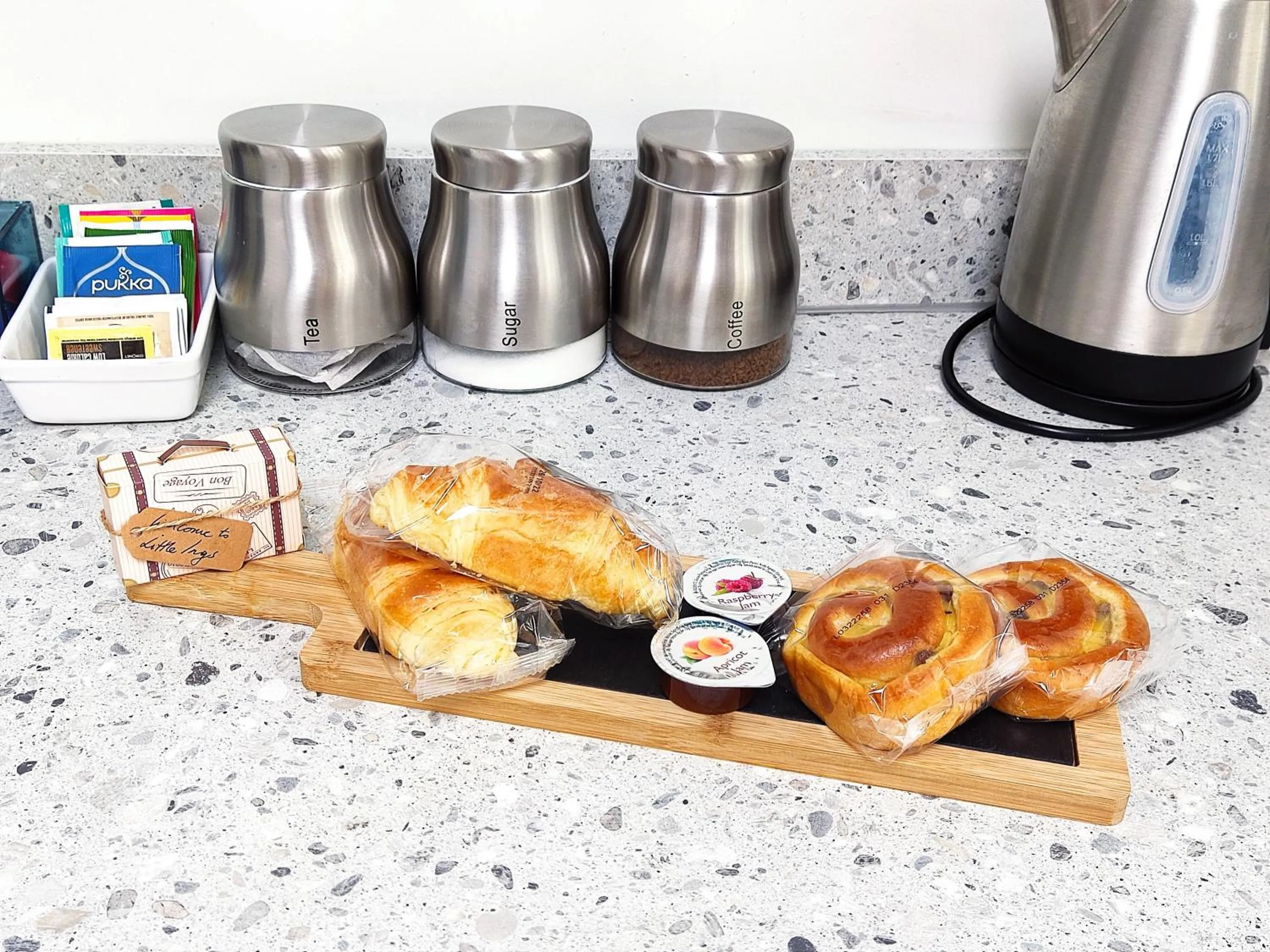 Coffee/tea facilities in Self-Contained Holiday Accommodation in the Heart of Easingwold with Parking