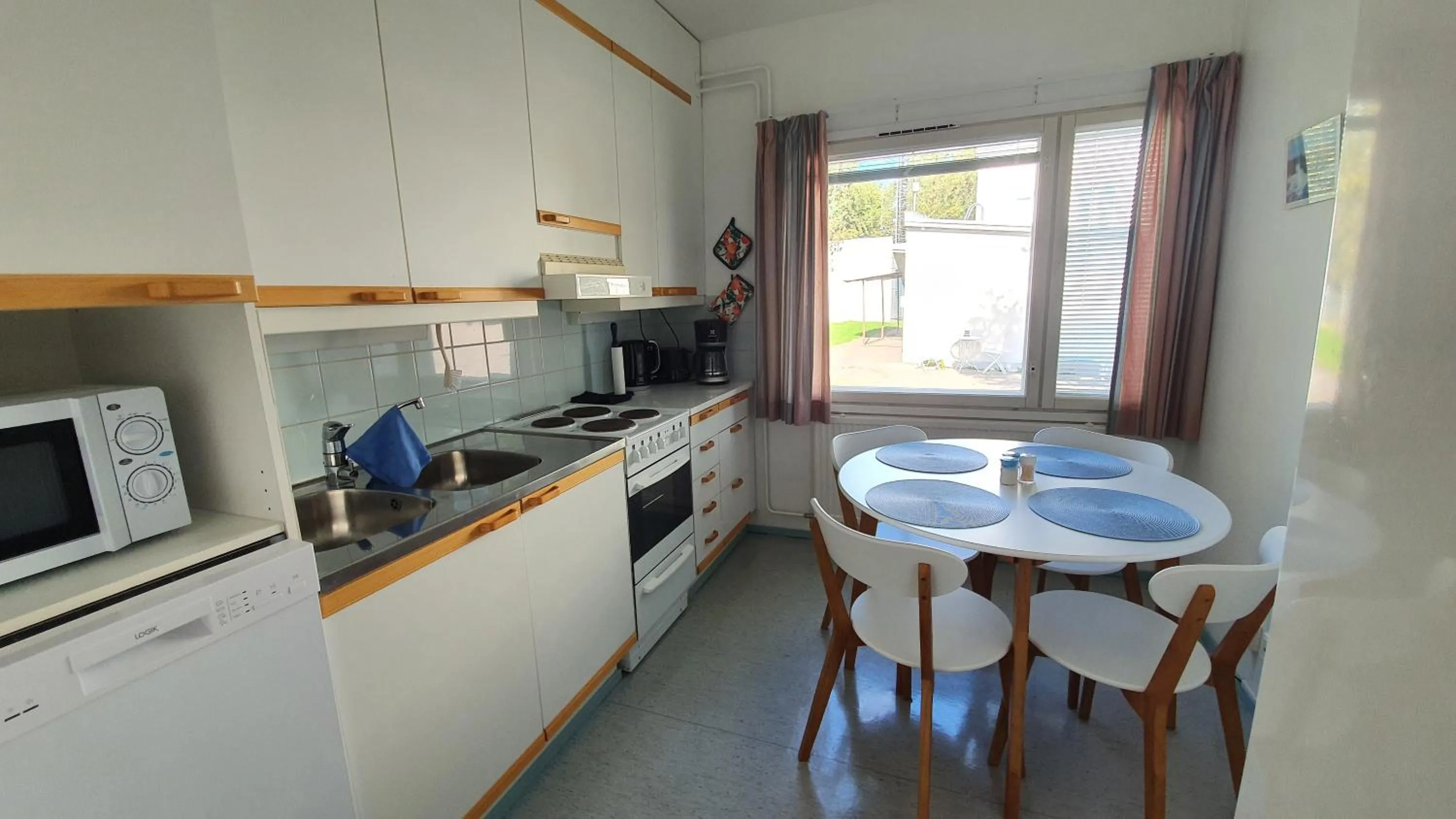 Dining area in Vanha-Merivartioasema