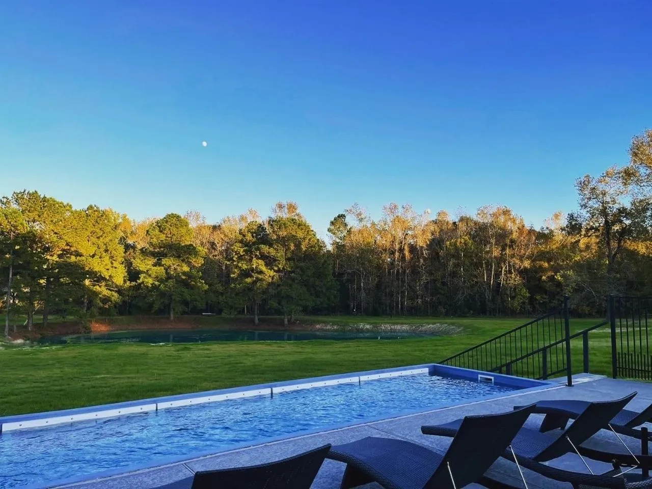 Swimming pool in Happy Goat Retreat