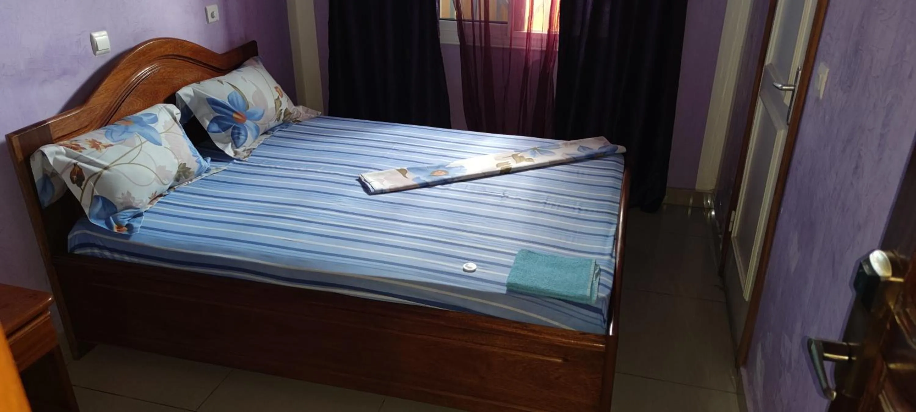 Bedroom, Bed in HOTEL-LE-PARISIEN