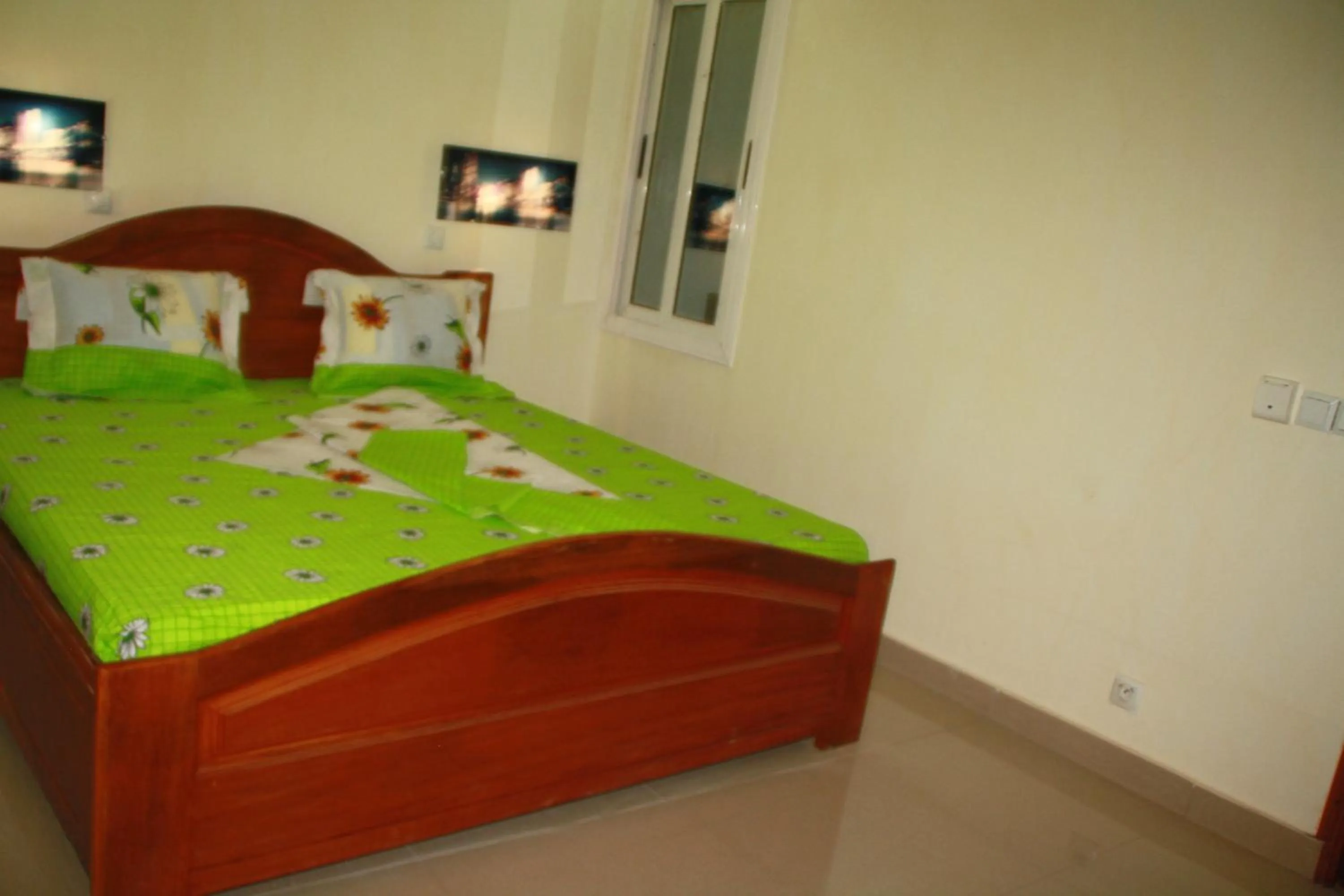 Bedroom, Bed in HOTEL-LE-PARISIEN