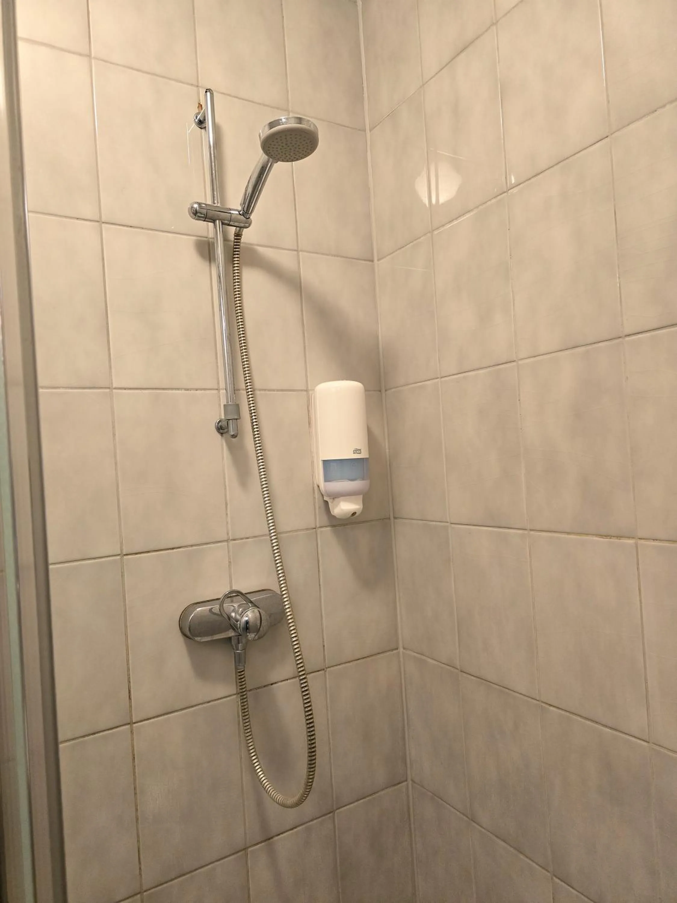 Shower in Nature Shelter Hotel