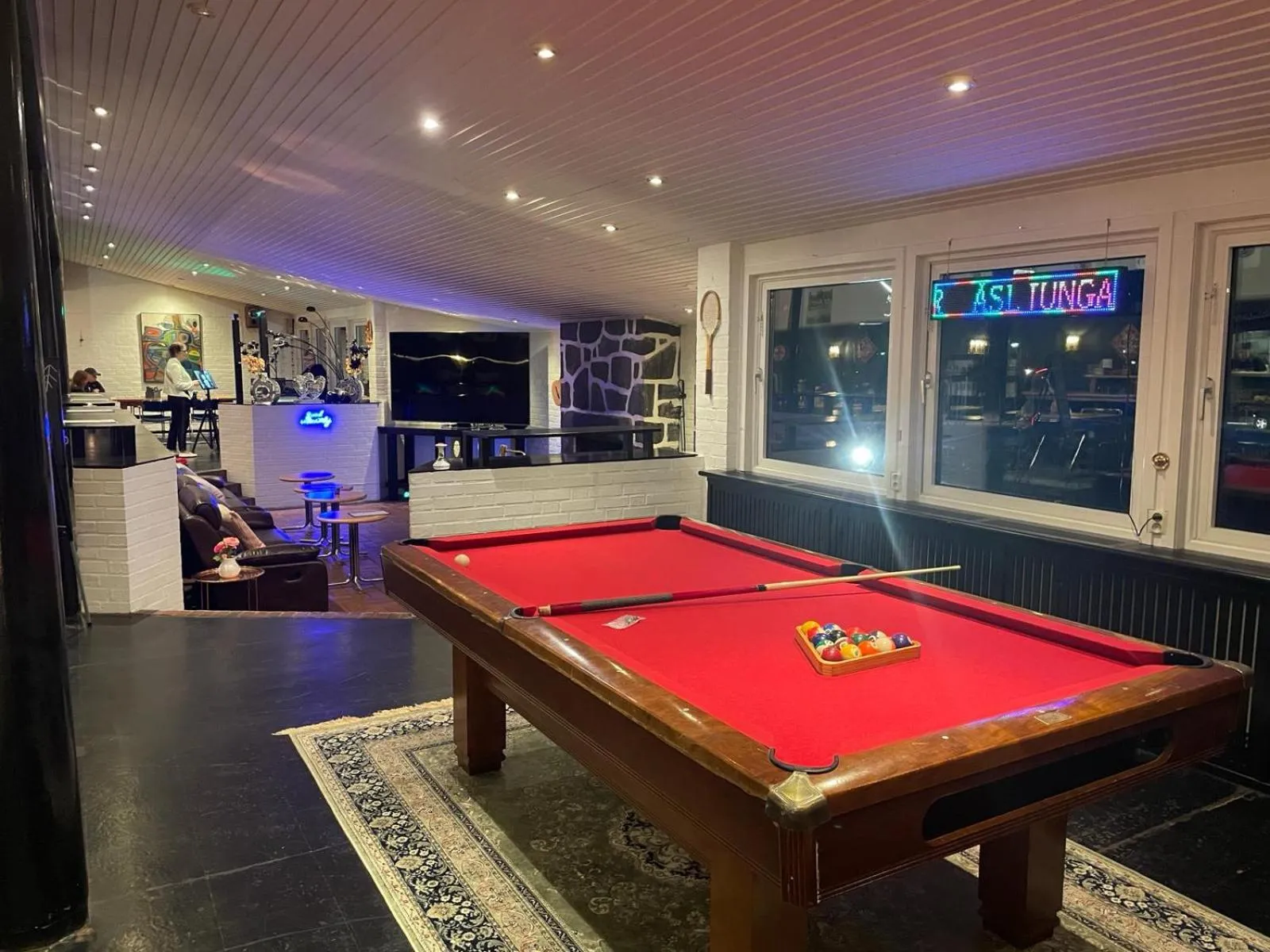 Billiard in Nature Shelter Hotel