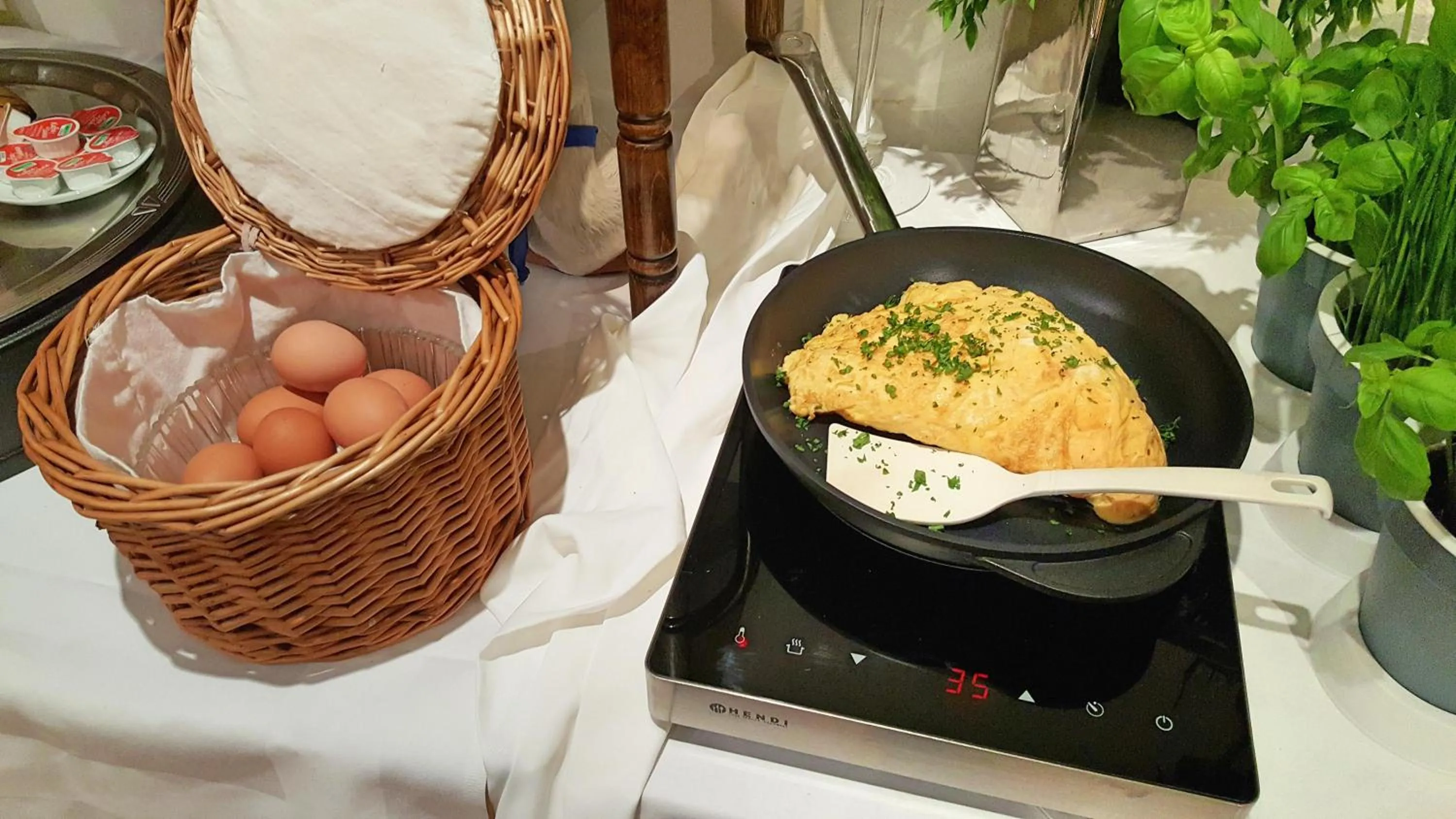 Buffet breakfast in Landgasthaus Bonn